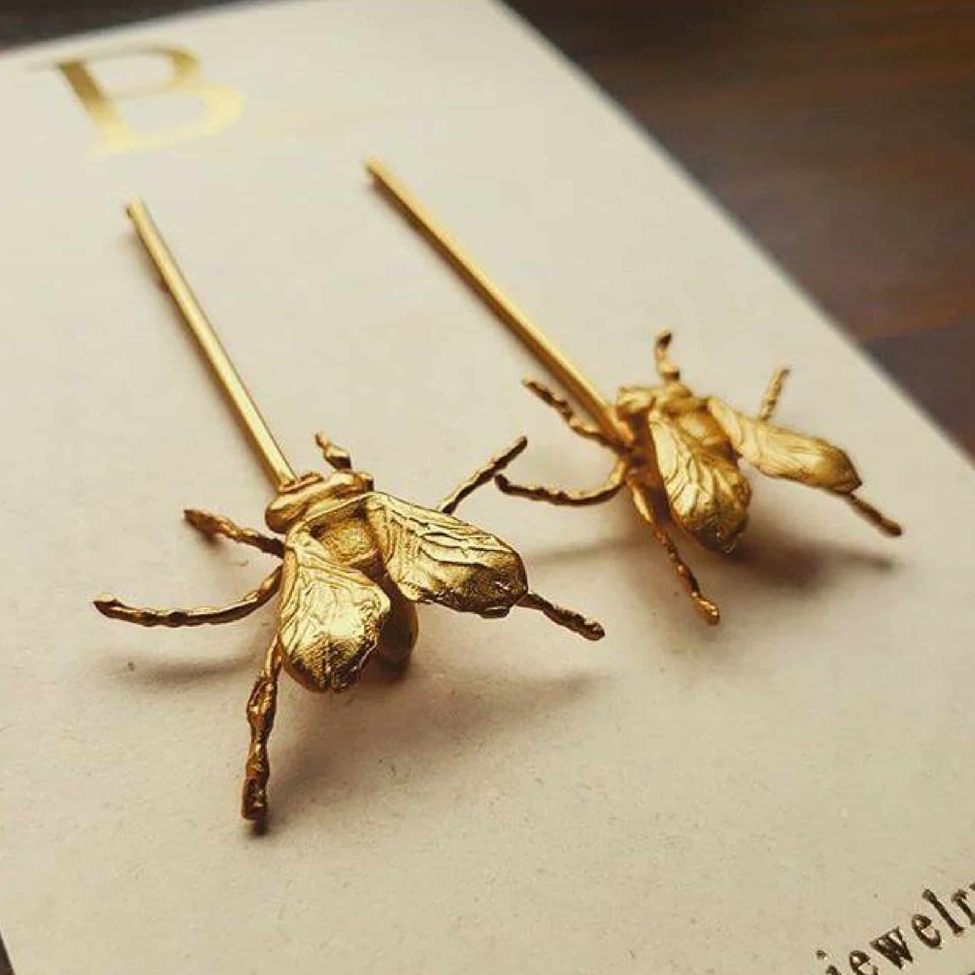 Aretes largos con mosca grande - miniatura 4