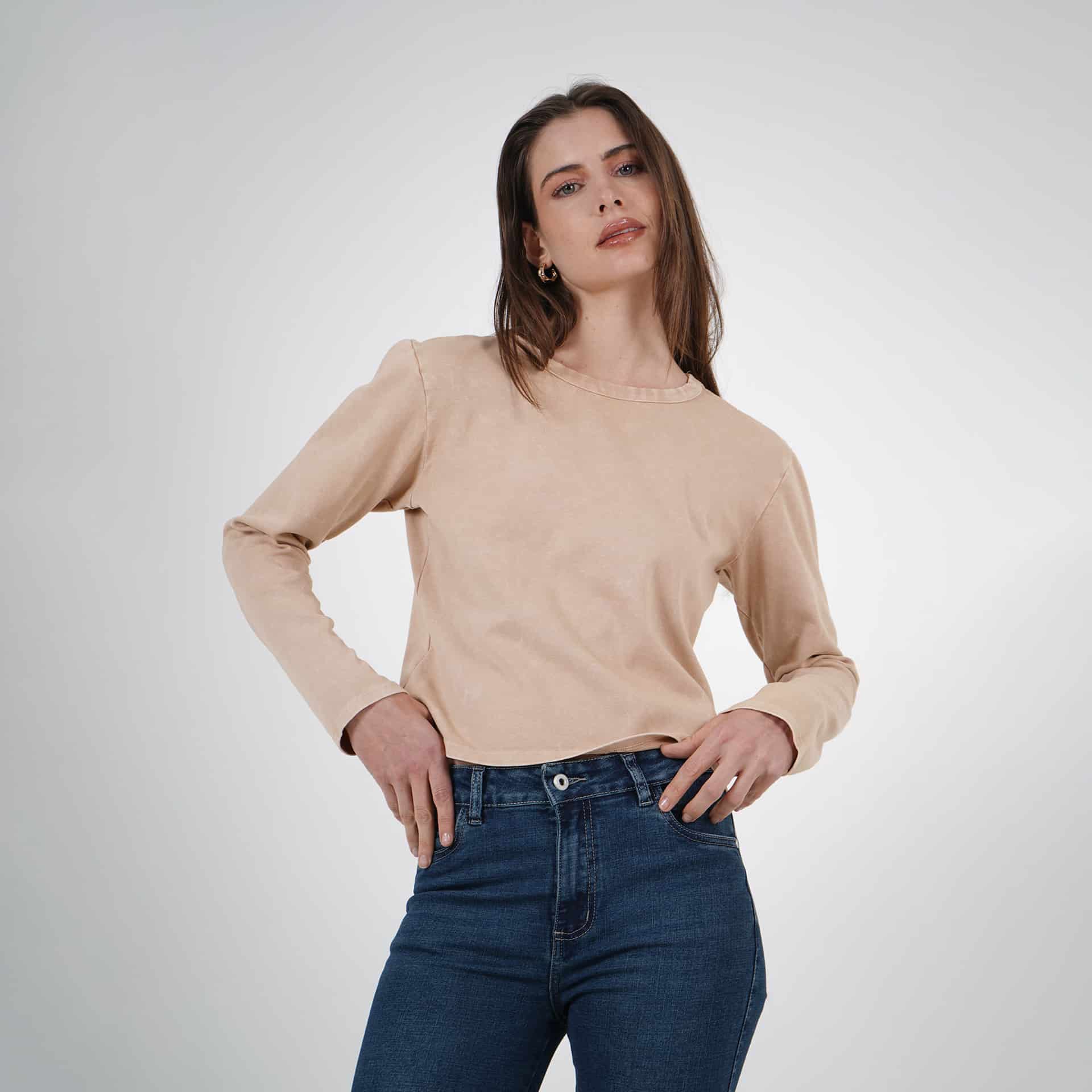 Camiseta crop cuello redondo manga larga y pinzas - miniatura 3