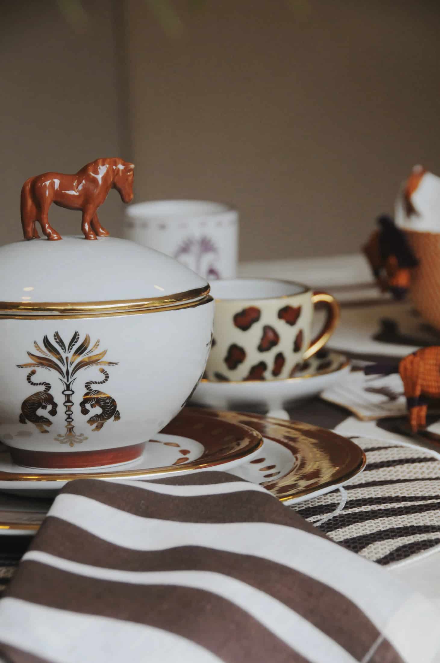 Horse Bowl / Chocolate & Gold - miniatura 5