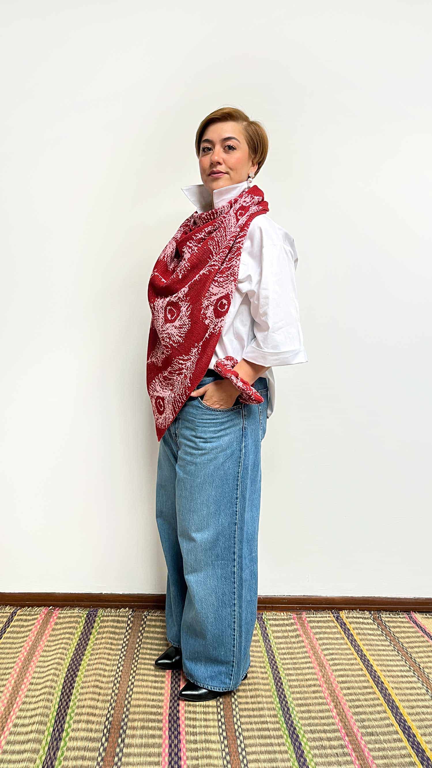 Poncho Plumas - rojo y rosado - miniatura 2