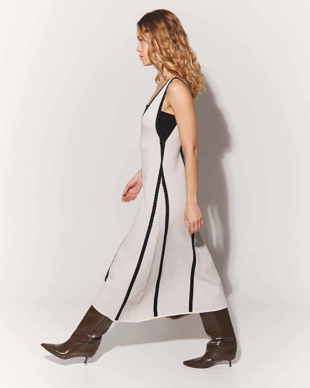 Vestido tejido con líneas asimétricas - miniatura 6