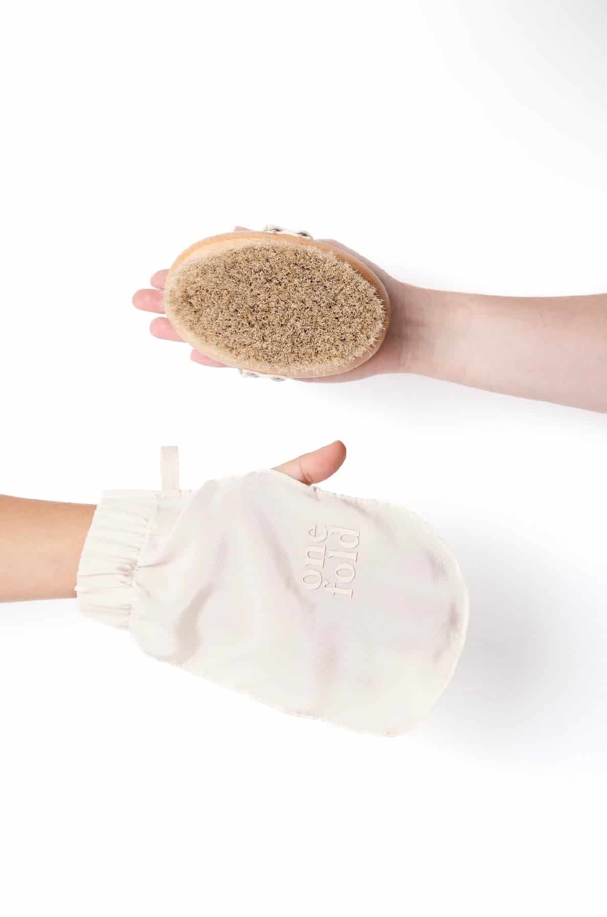 KIT EXFOLIACIÓN (Guante exfoliante + Cepillo en seco) - miniatura 2