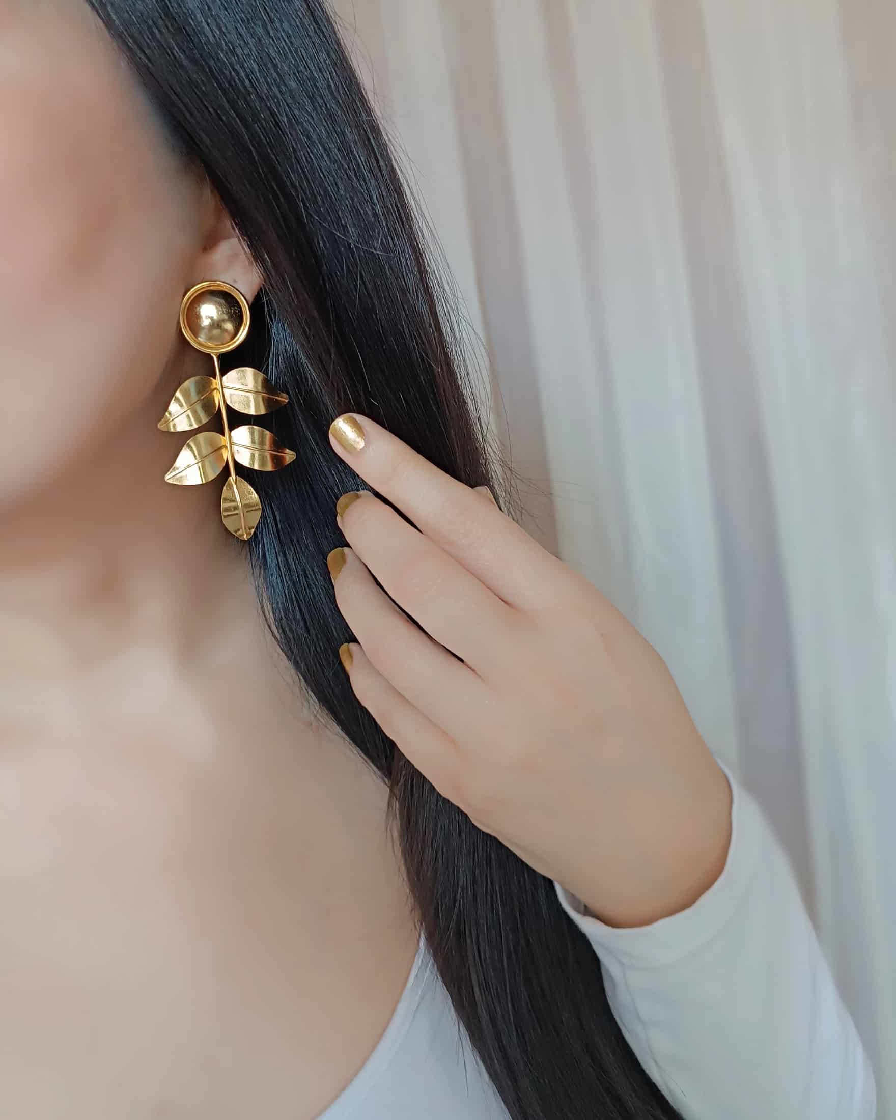 Aretes largos rama hojas Dina - miniatura 5