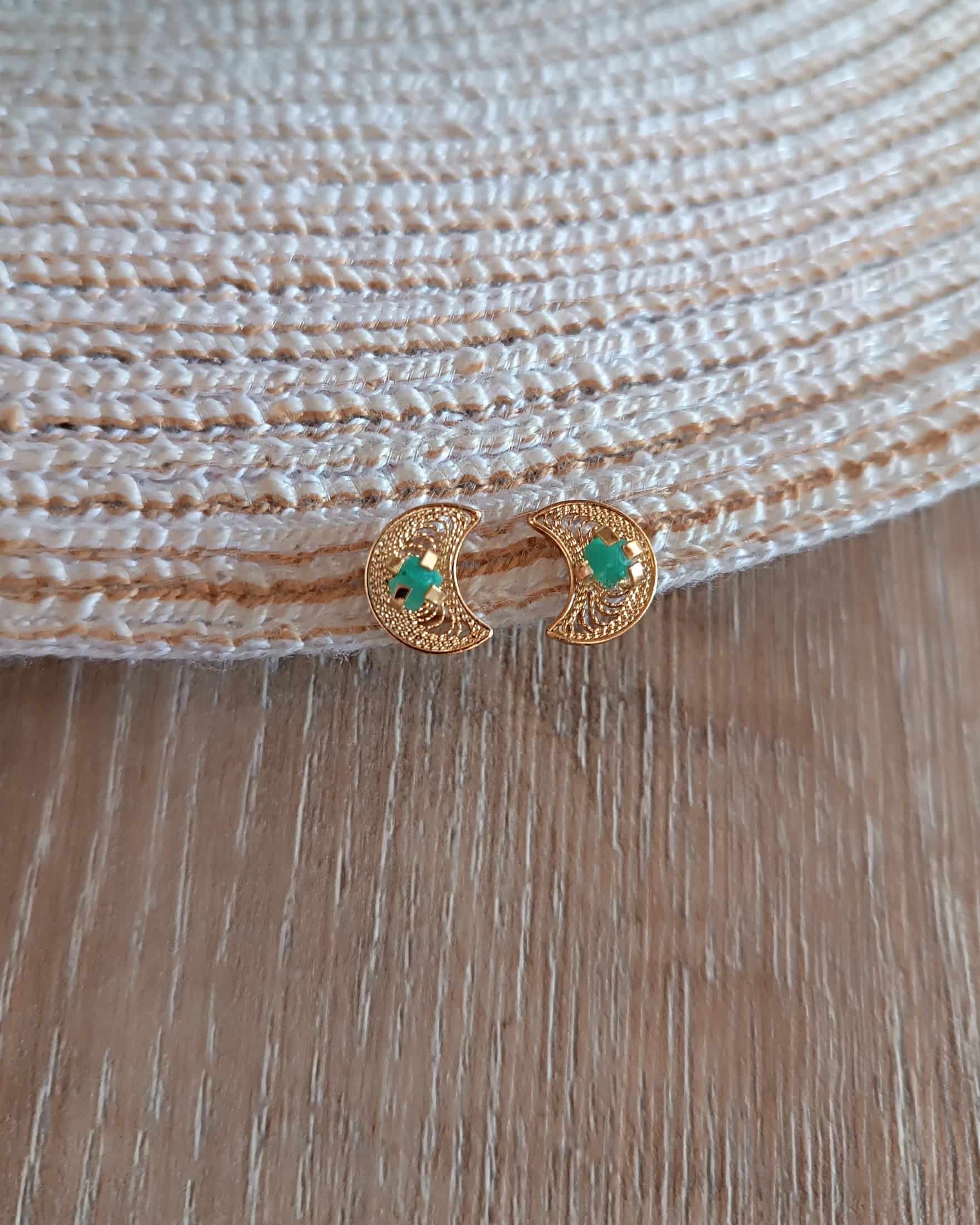 Aretes mini filigrana y esmeralda Lunita - miniatura 5