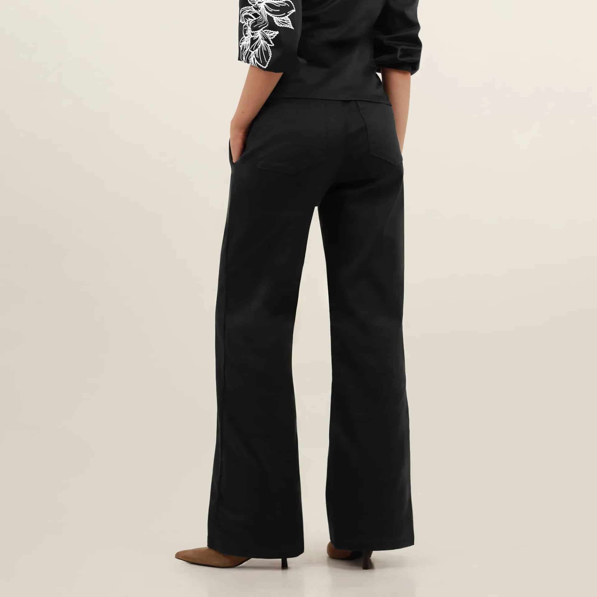 Pantalón palazzo bota flare con bordado flor - miniatura 4