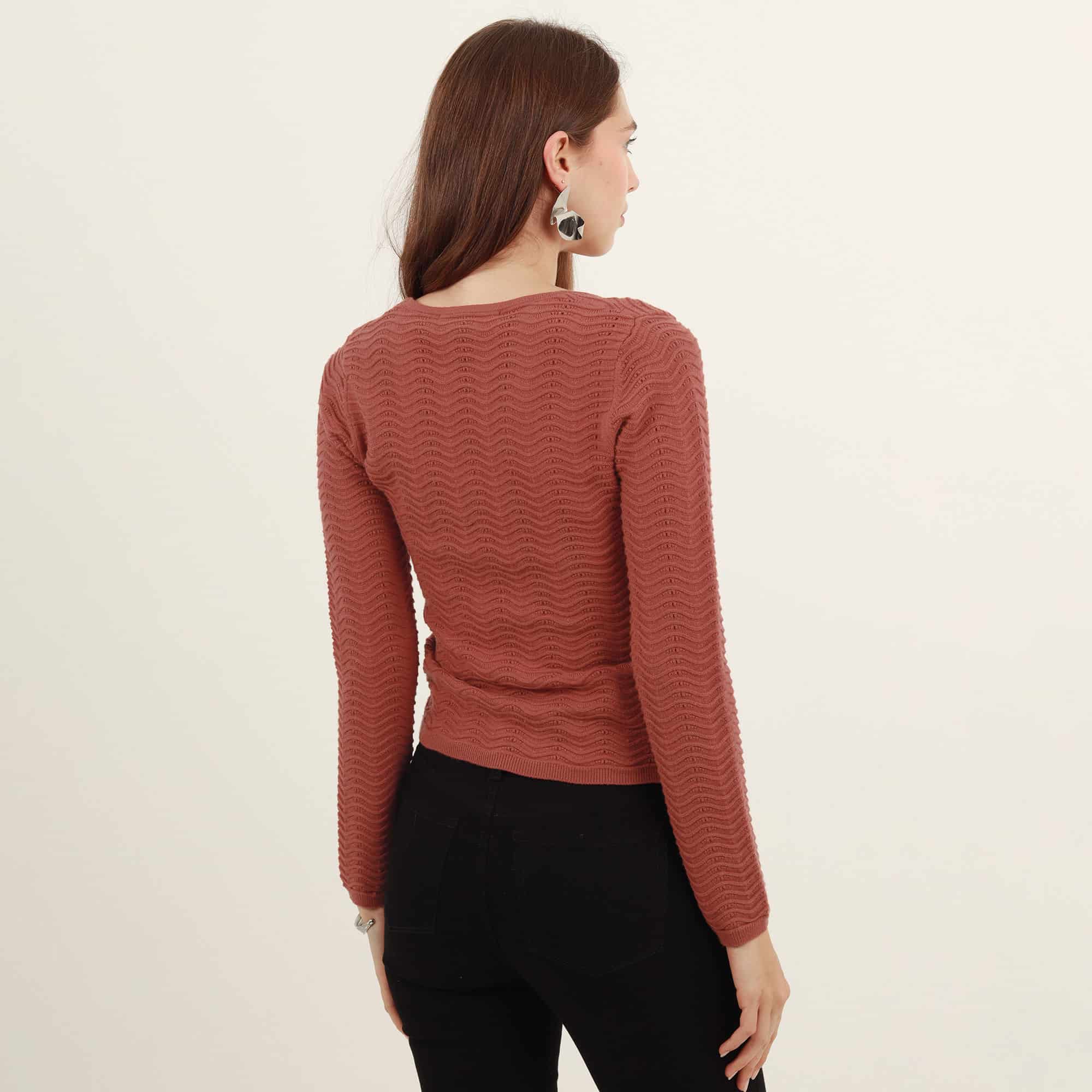 Sweater con textura cuello en u manga larga con botón - miniatura 10