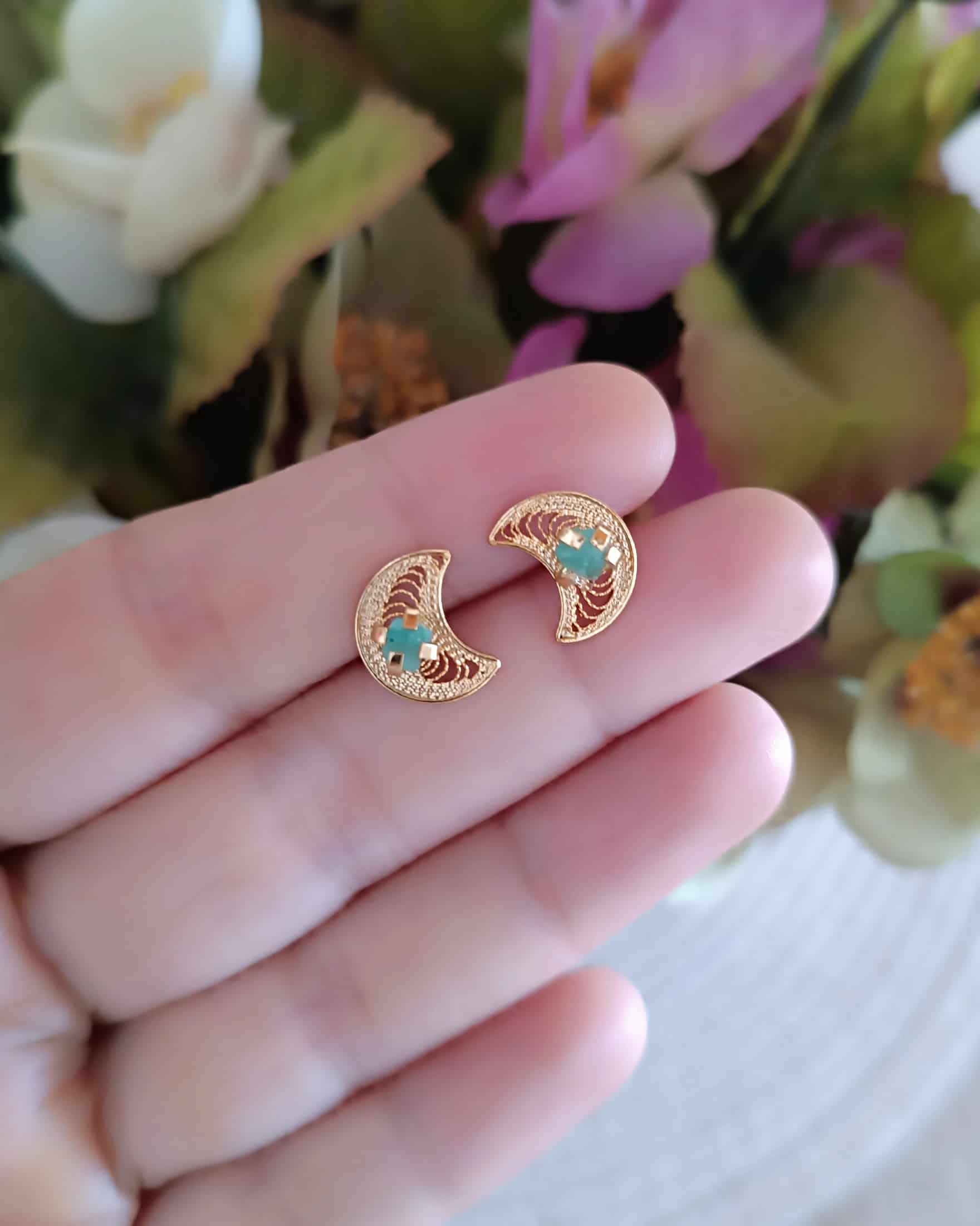 Aretes mini filigrana y esmeralda Lunita - miniatura 6
