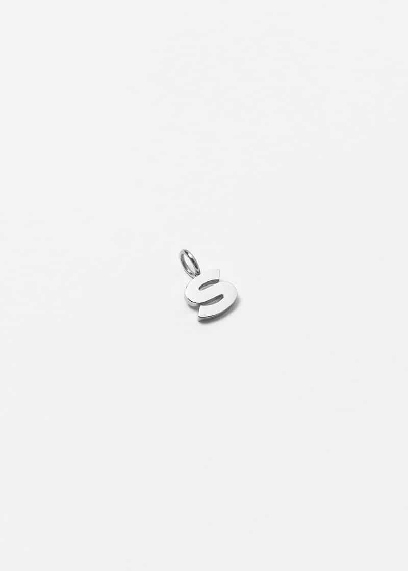 Dije Letra Plateado - miniatura 3