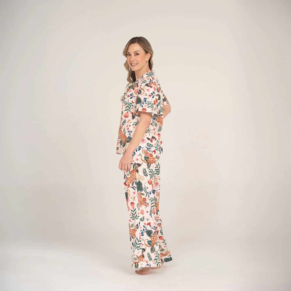 Conjunto de Pijama Pantalón Largo con Estampado Selvática. - miniatura 2