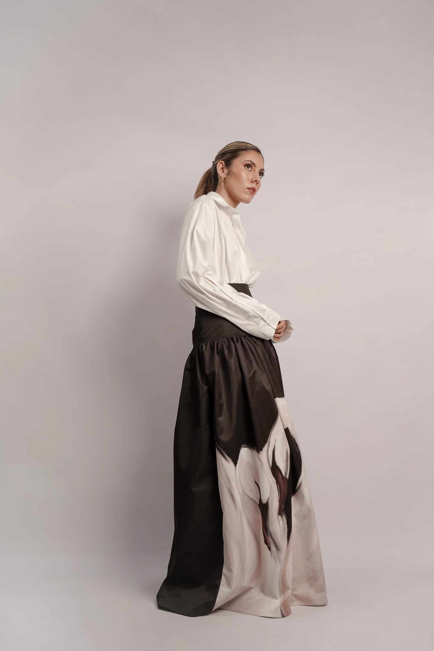 SWAN BLACK BLOUSE - miniatura 3