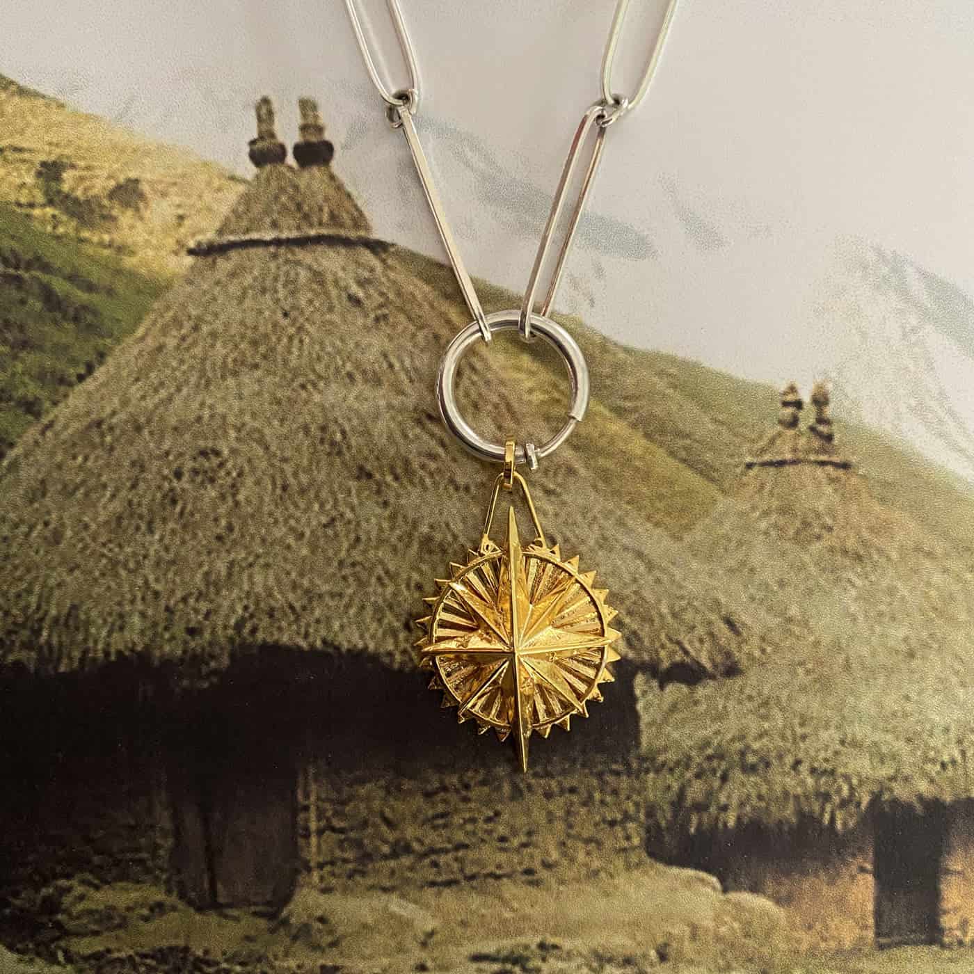MEDALLÓN AYU ORO - miniatura 2