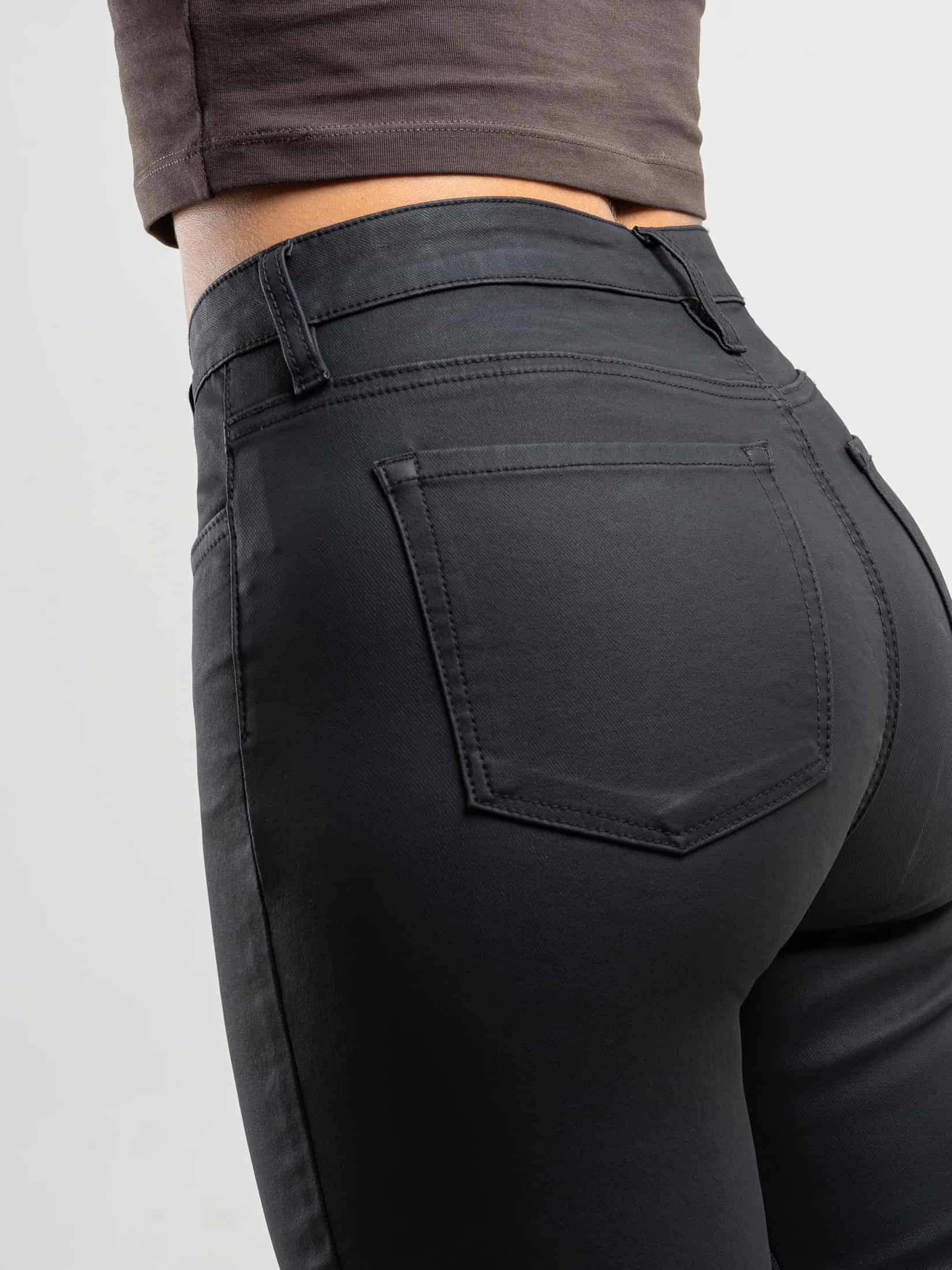 Ref: 065963 Pantalón flare stretch, bota ancha, efecto cuero, tiro alto, tono negro. - miniatura 3