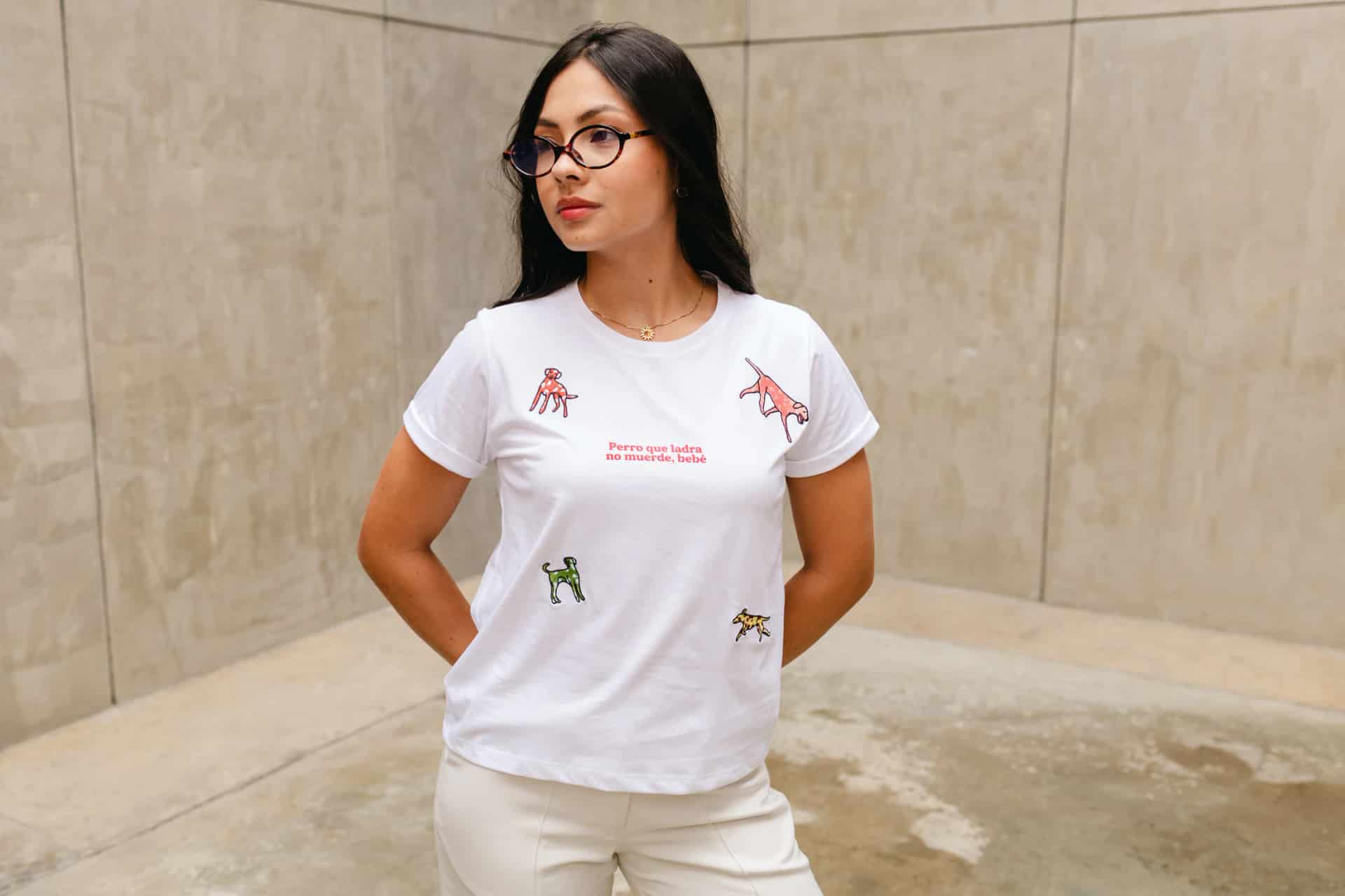 Perro Que Ladra No Muerde Bebé Oversized Tee - miniatura 2