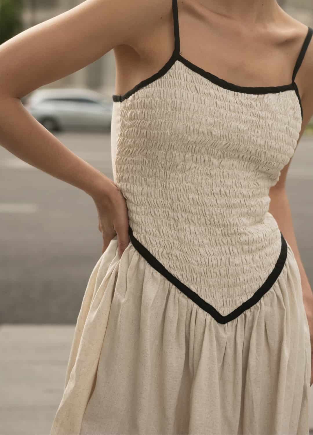 Vestido Cafetal Arena/Negro - miniatura 4