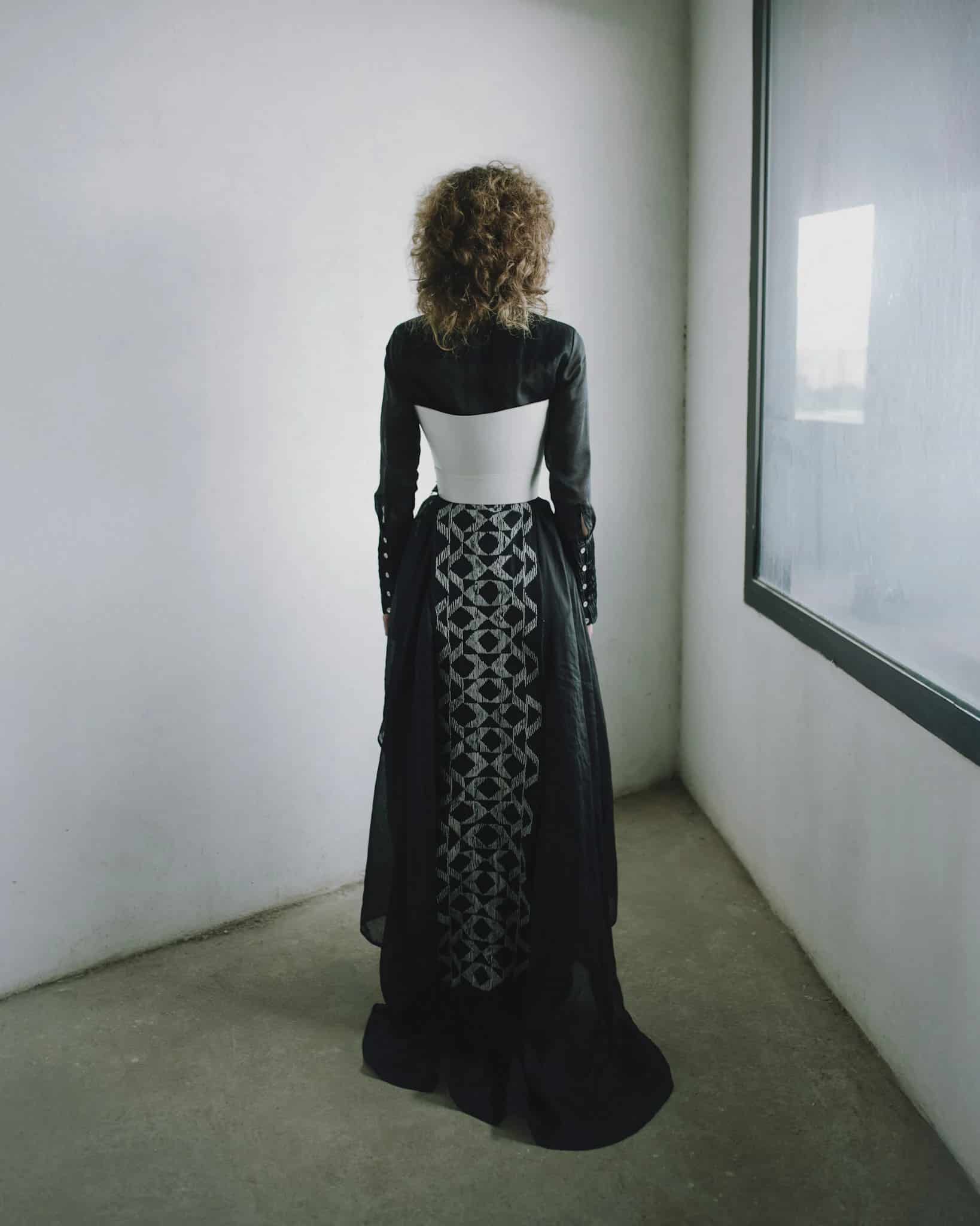 SHIRTDRESS CAPE WITH FURROWS IN SLEEVES - miniatura 10
