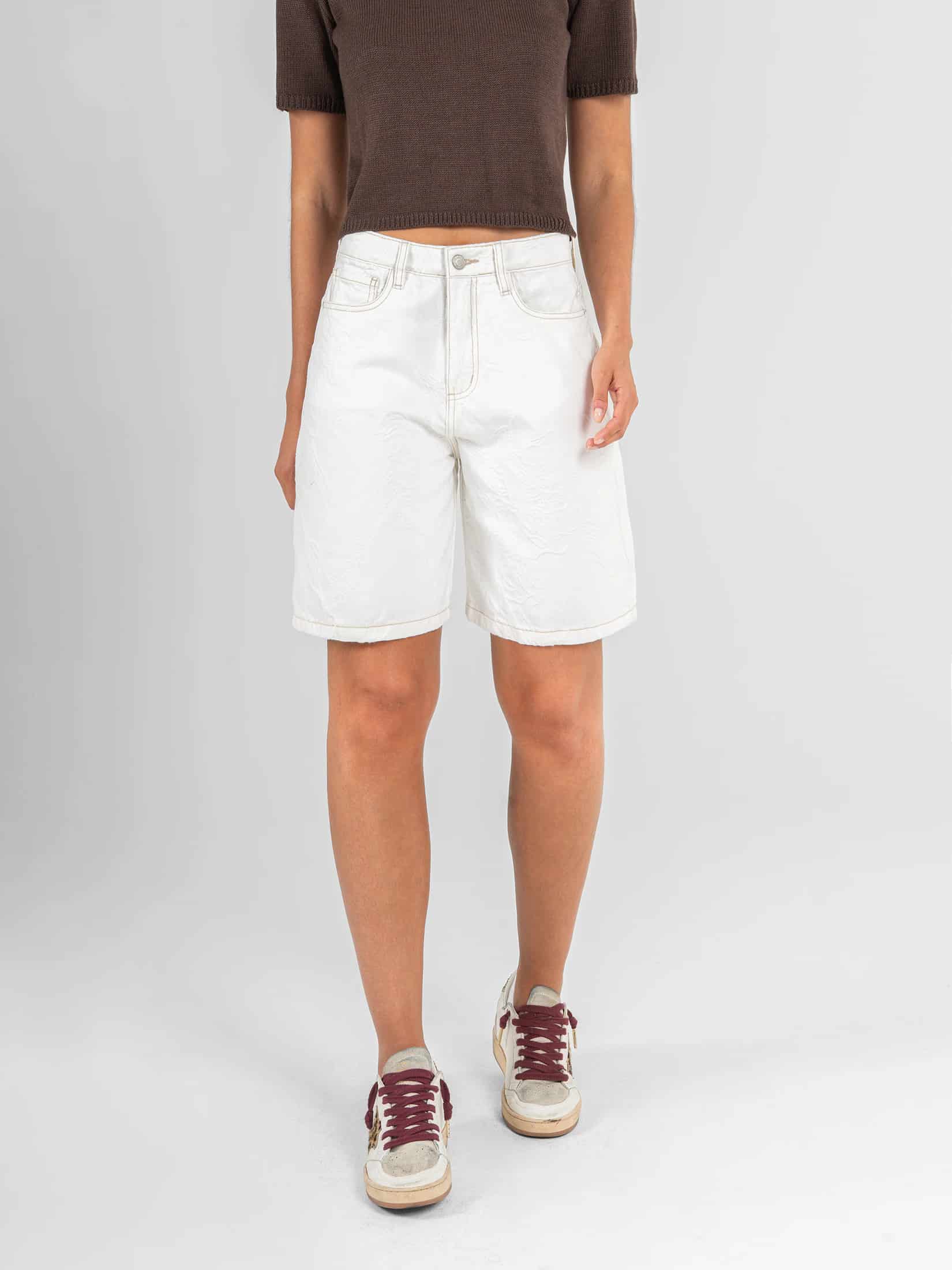 Ref: 0620619 Bermuda rígida, tiro alto, detalle de tela bordada, tono ivory - miniatura 3