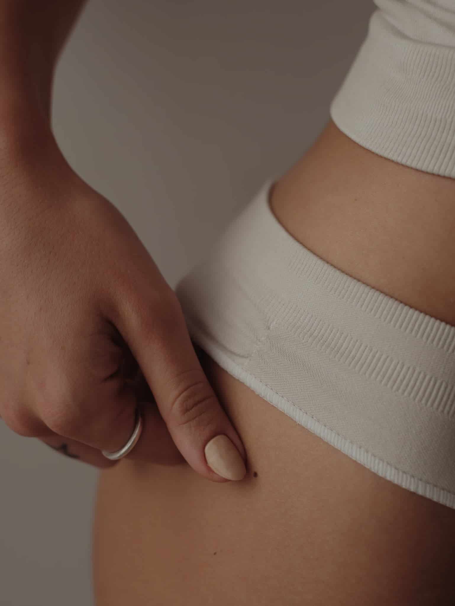 STRETCHY SEAMLESS THONG - NATURAL - miniatura 7