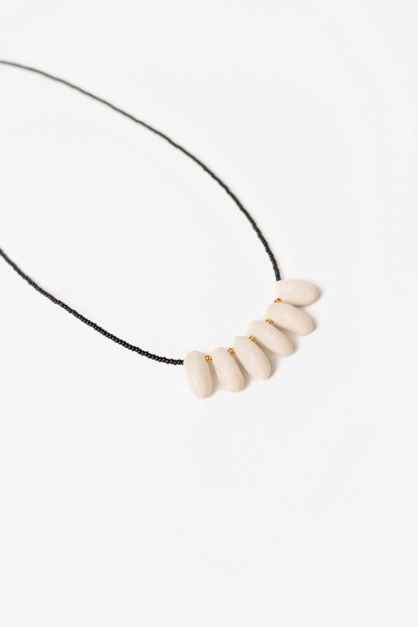 Collar Arado Frijol Blanco - miniatura 2