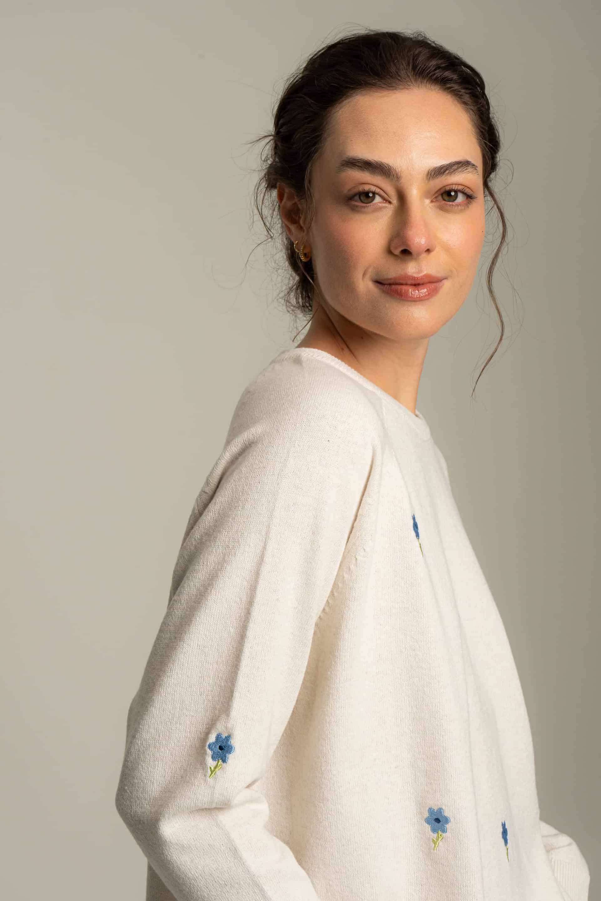 Sweater flores bordadas - crudo - miniatura 5