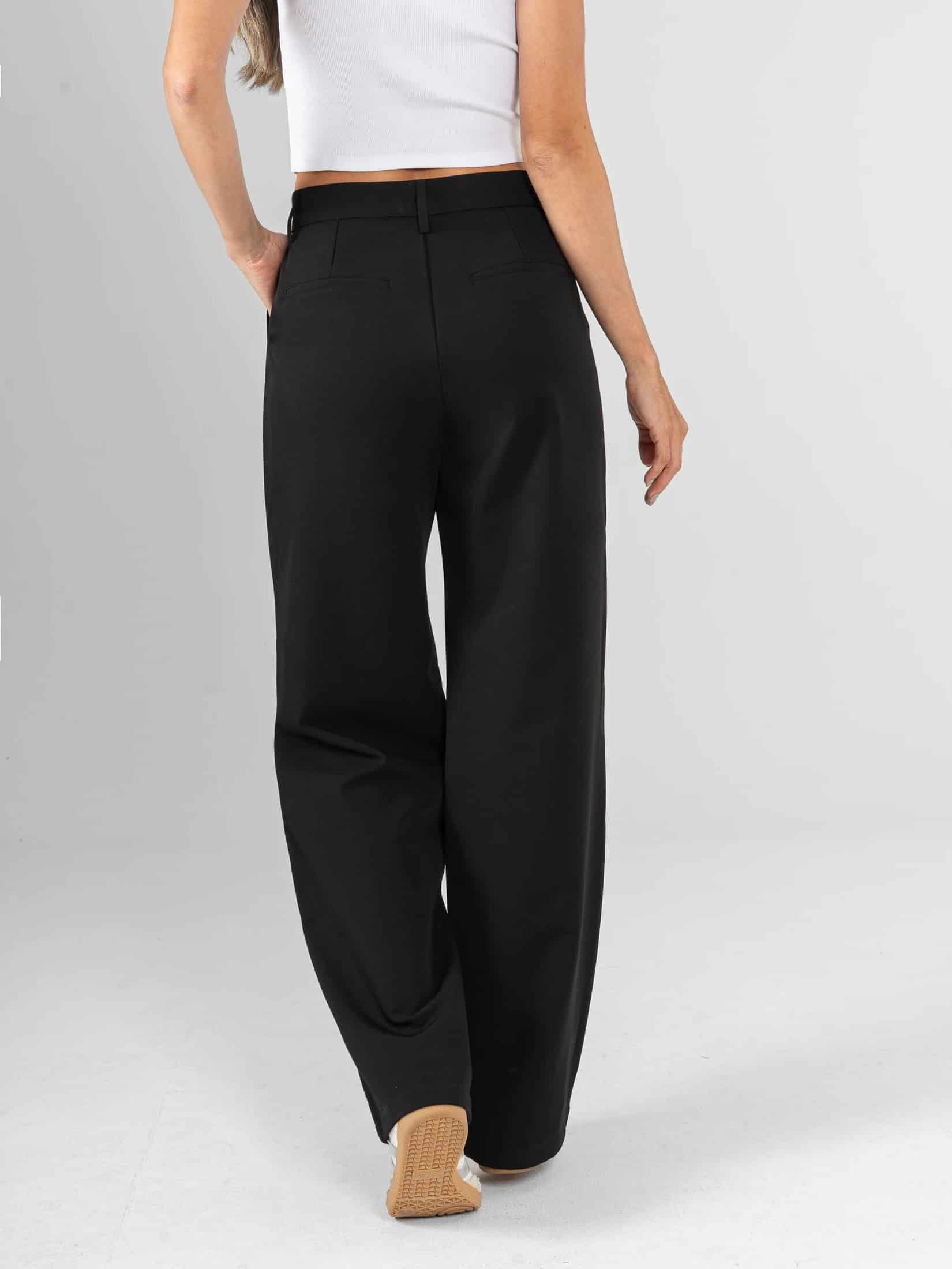 Ref: 0620428 Pantalón straight leg, stretch, tejido plano liviano, tiro alto, detalle en pretina, tono negro. - miniatura 2