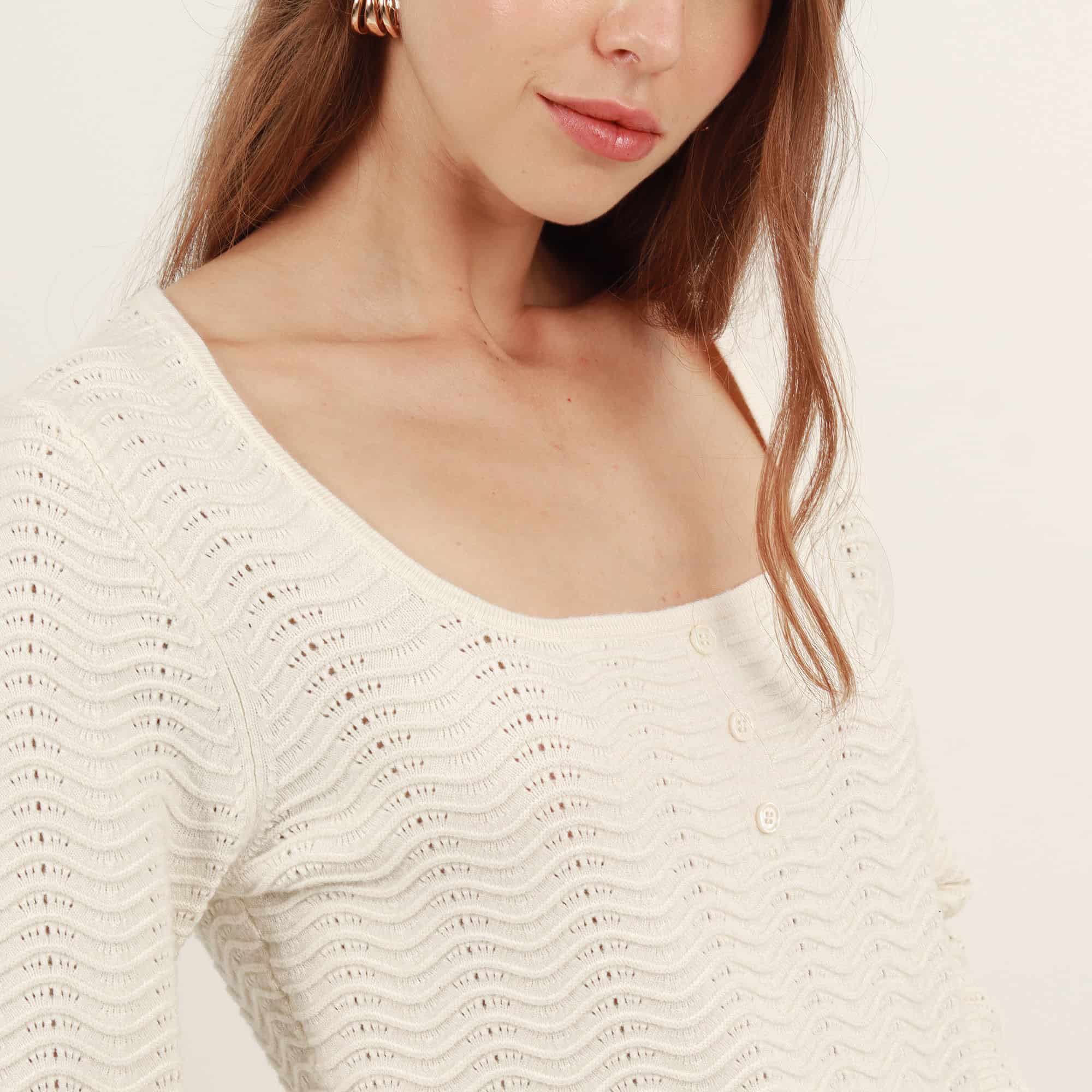 Sweater con textura cuello en u manga larga con botón - miniatura 9