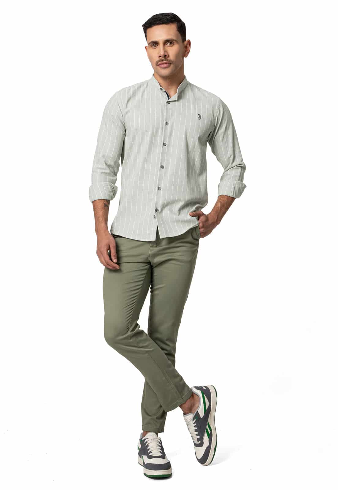 Camisa en Lino verde cuello neru a rayas - miniatura 18