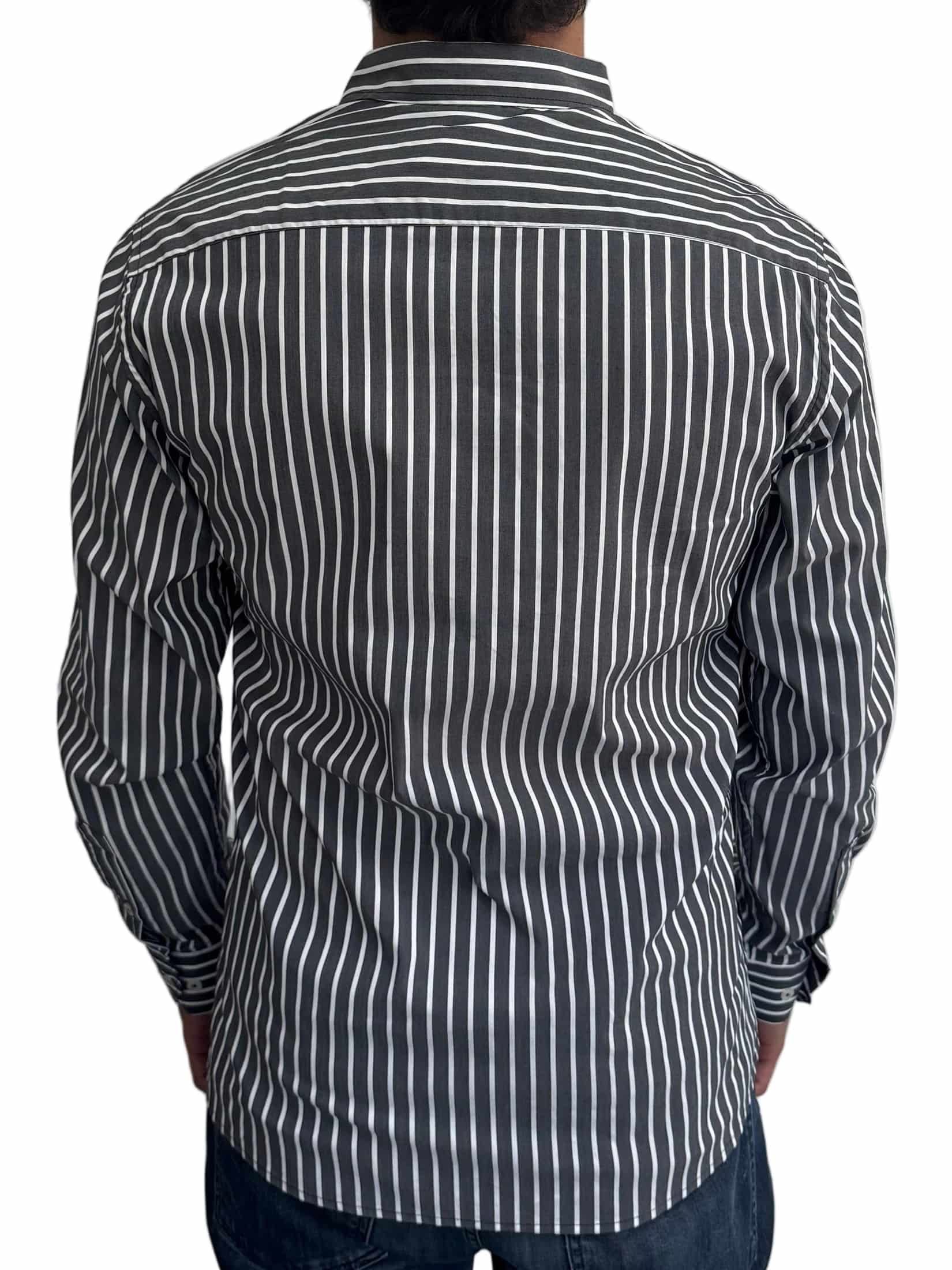Camisa Gris Rayas Blancas A Negra - miniatura 2