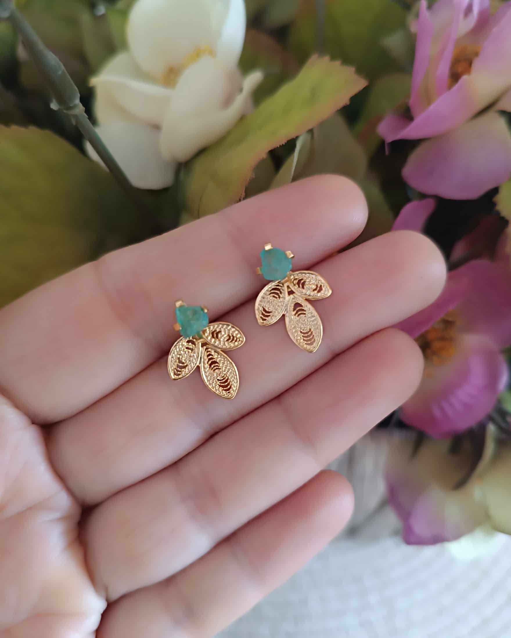 Aretes mini filigrana Tiffani con esmeralda - miniatura 5