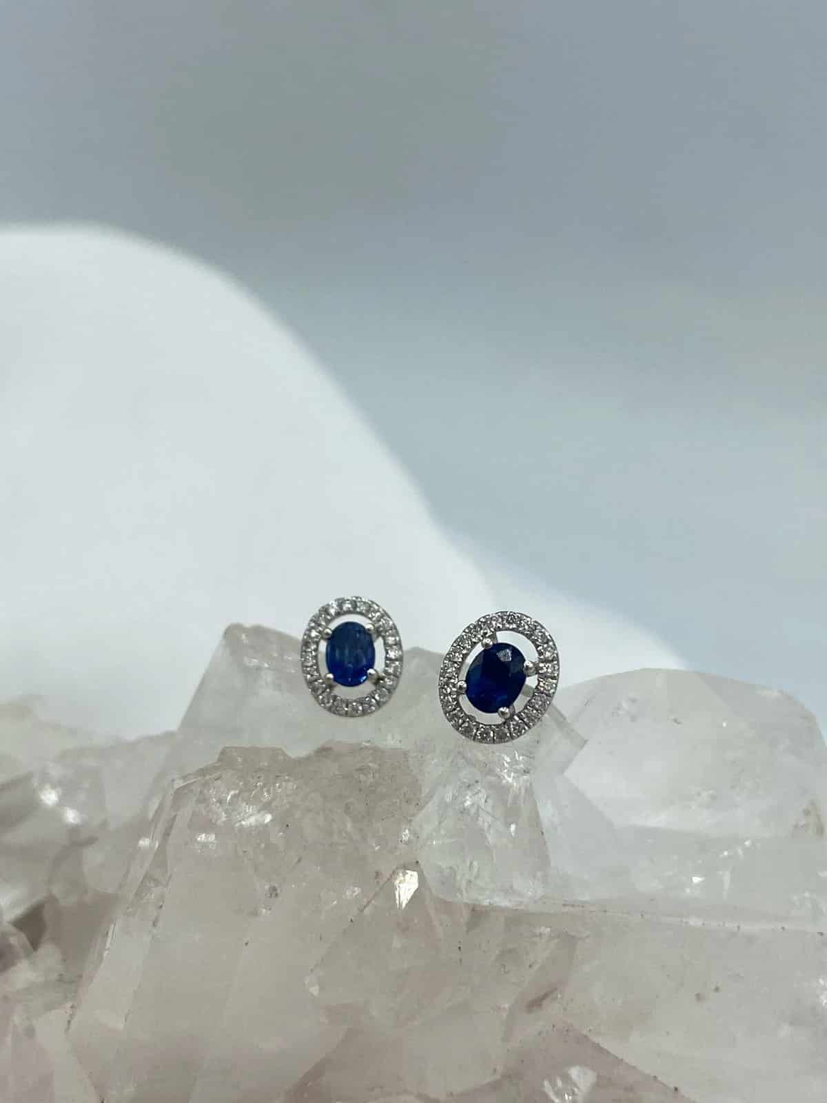 Aretes Zafiro ovalados con Diamantes en Oro Blanco 18 k - miniatura 2