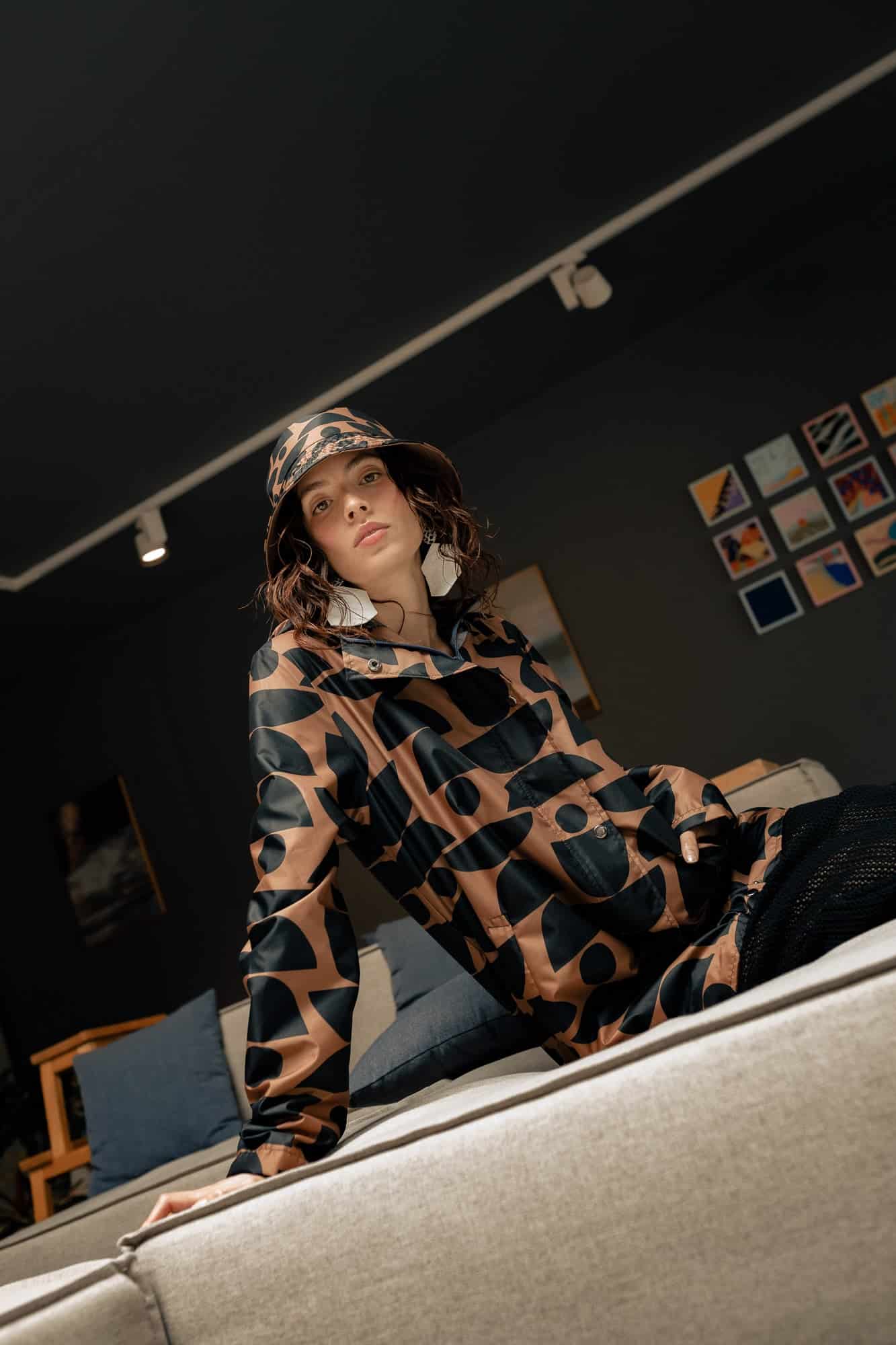 RAINCOAT BALANCE (PRE-ORDER) - miniatura 2