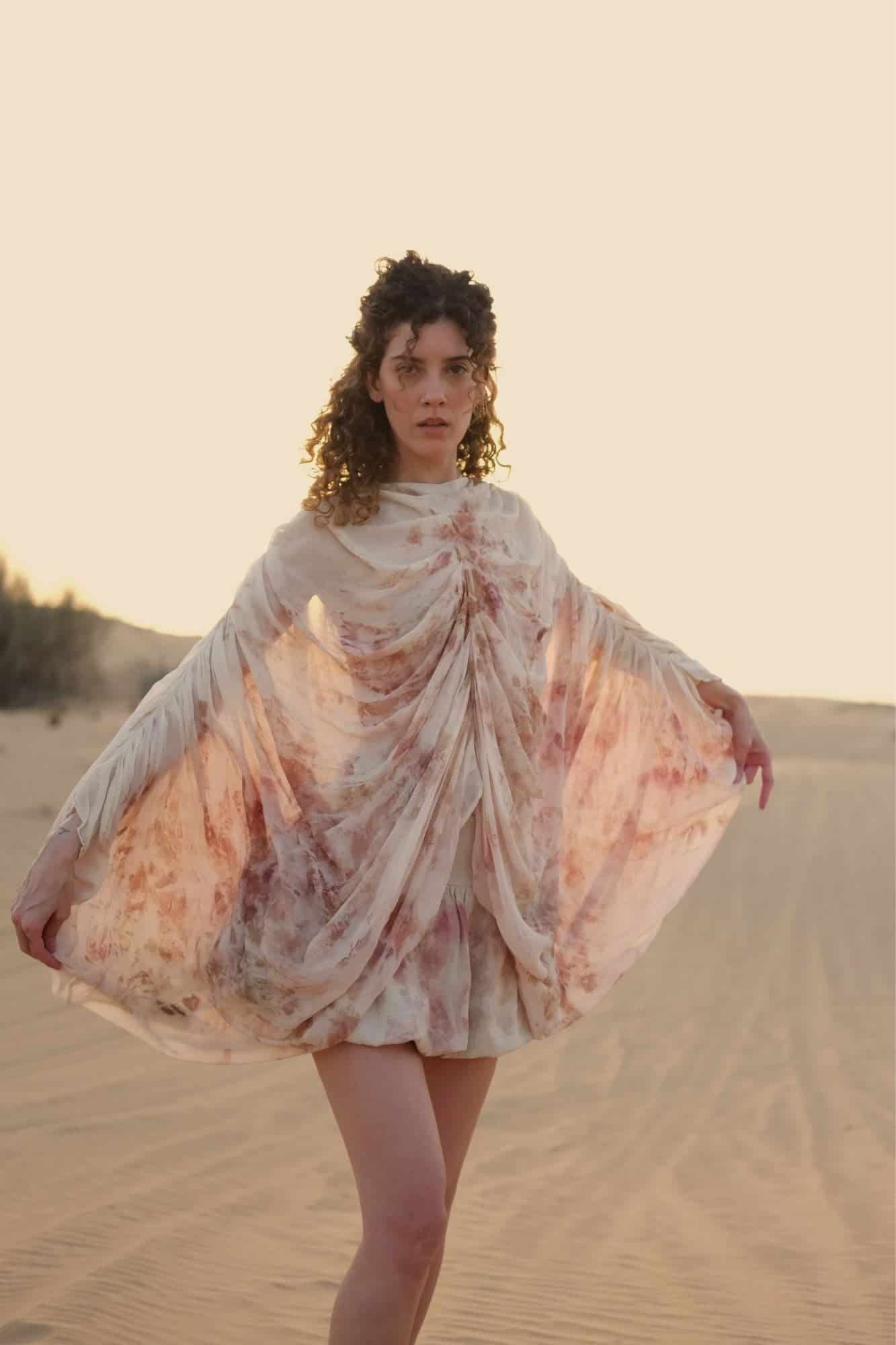 Rose Draped Silk Georgette Cape - miniatura 4