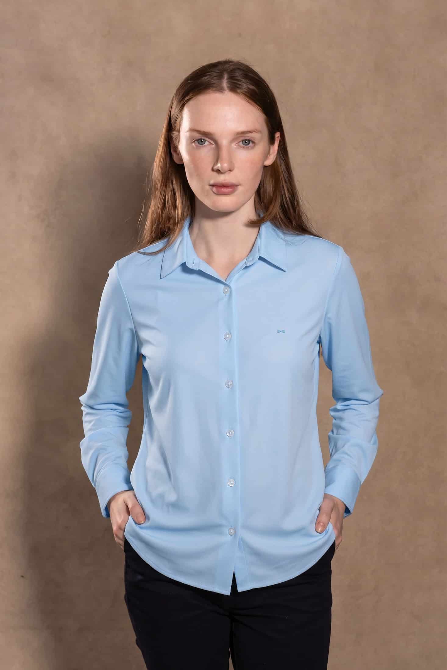 Camisa Perfromance Oxford De Mujer Azul Claro - miniatura 1