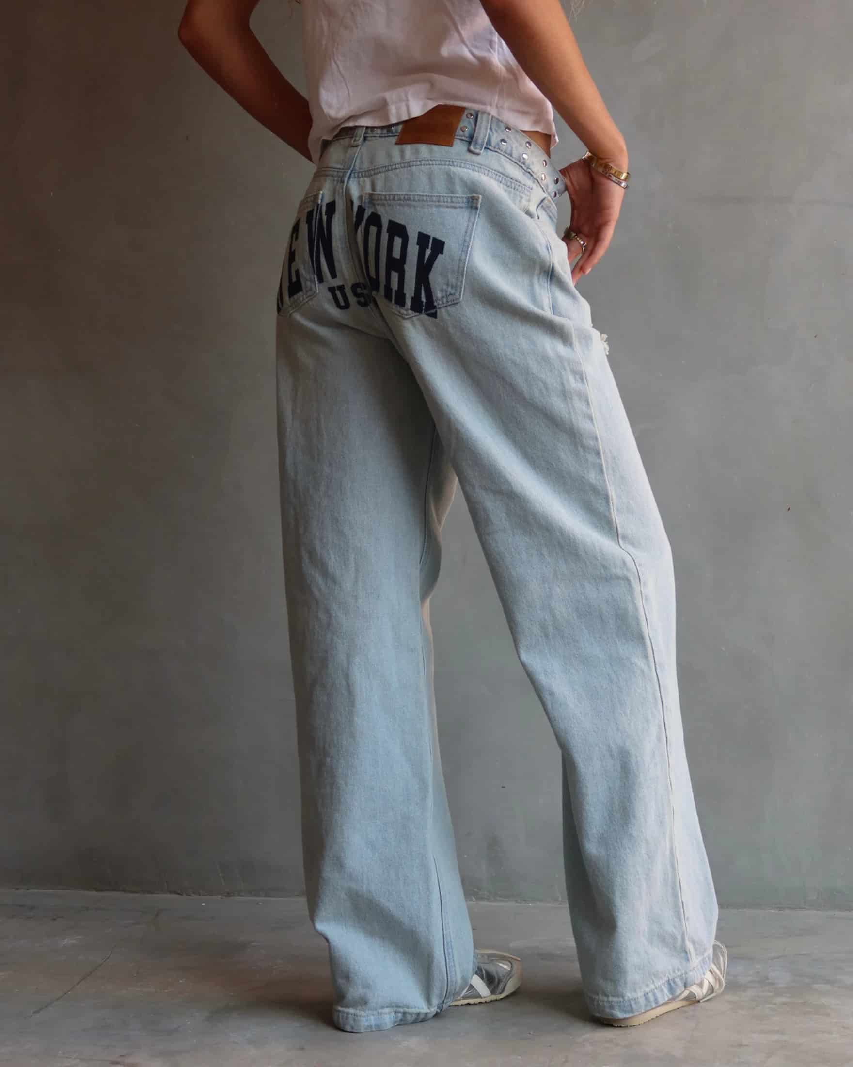 JEAN NEW YORK STUDDED RELAXED FIT AZUL CLARO - miniatura 4