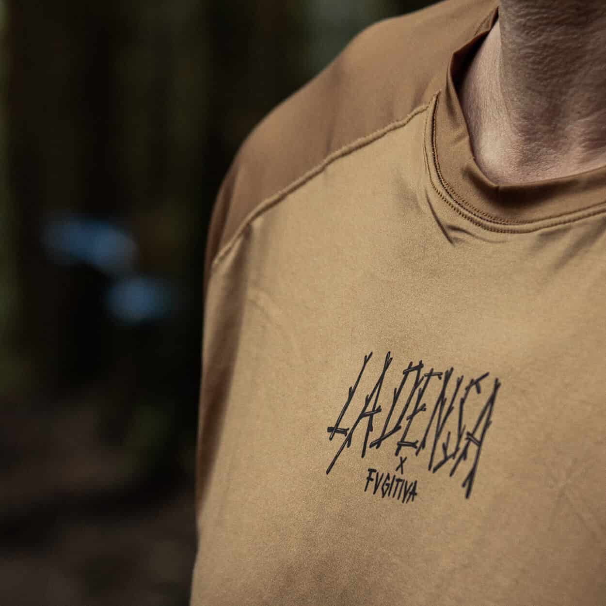 JERSEY LA DENSA X FUGITIVA MANGA LARGA CAMEL - miniatura 5