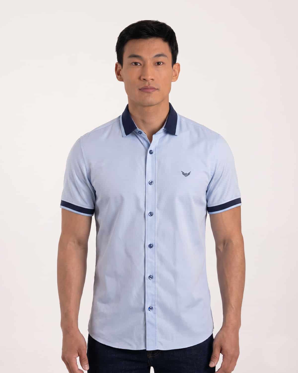 Camisa slim celeste manga corta para hombre - miniatura 1