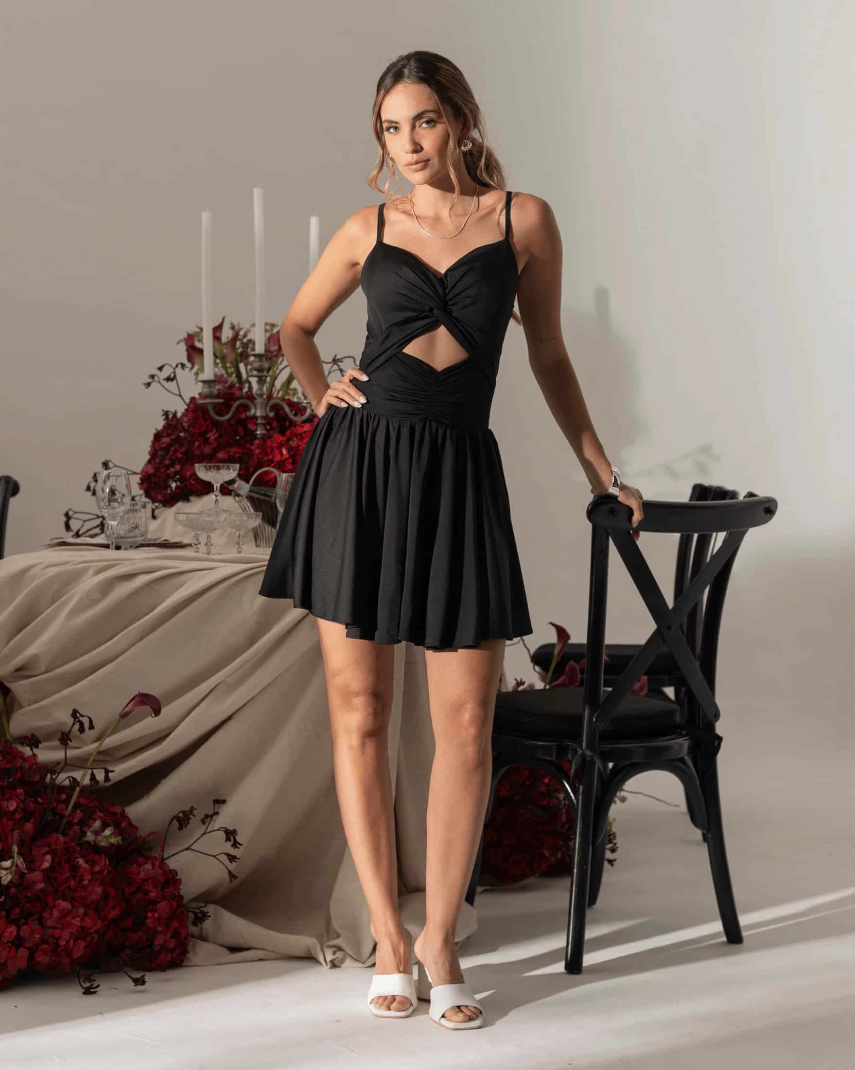 Vestido Corto Elegante Nudo Falda Amplia - miniatura 2