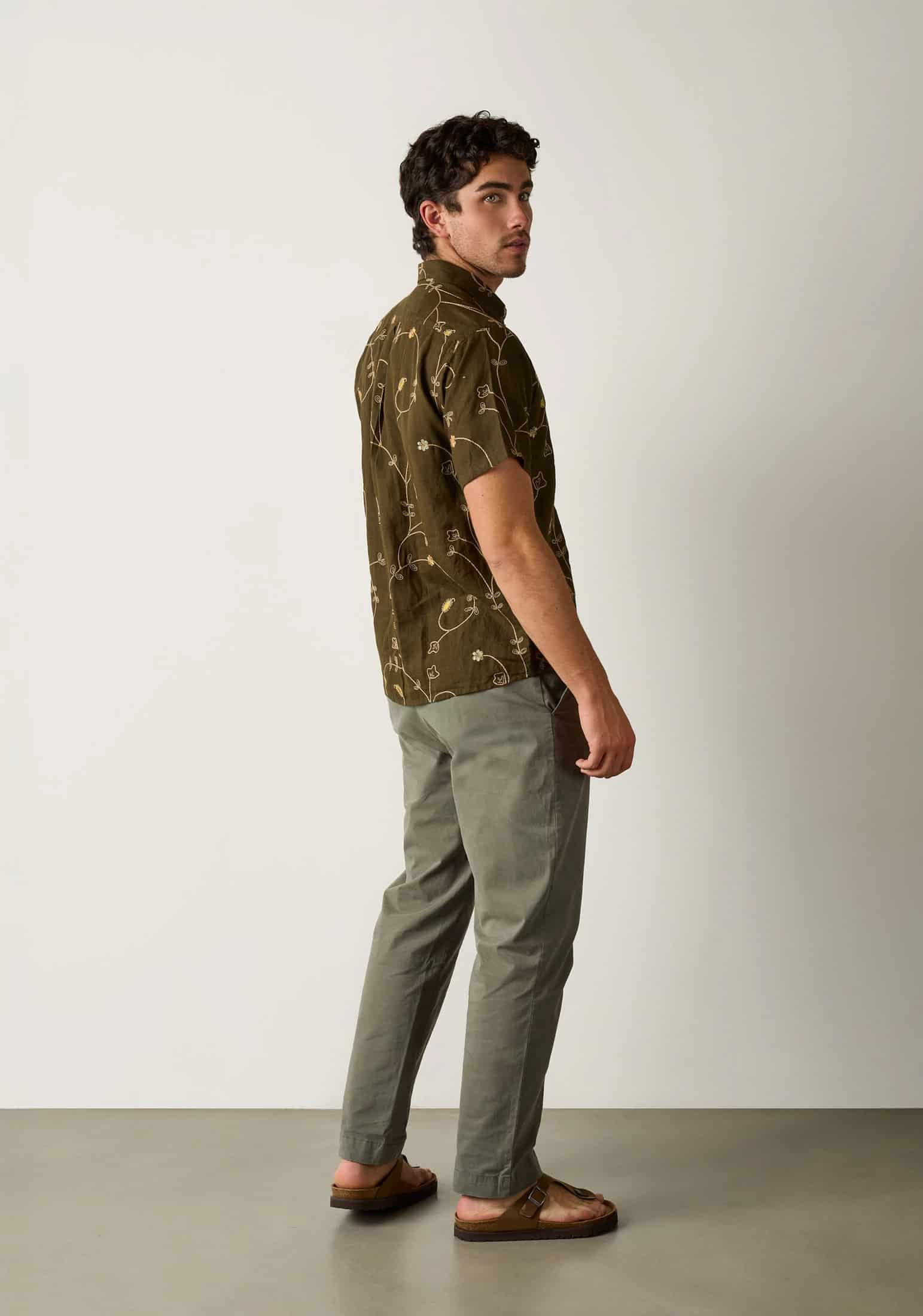 Camisa Lino Harlem Bordado Verde Olive - miniatura 1