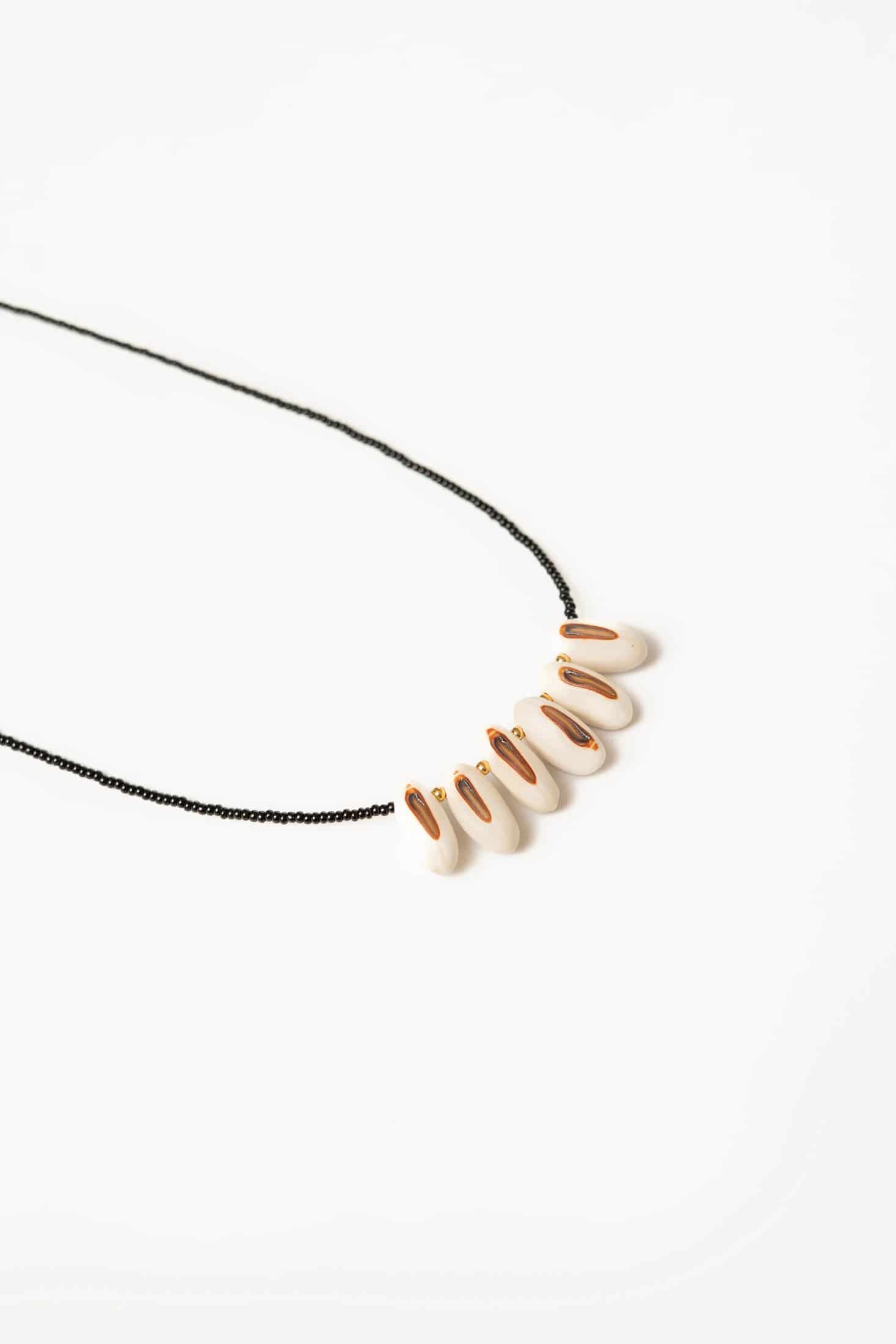 Collar Arado Frijol Blanco - miniatura 3