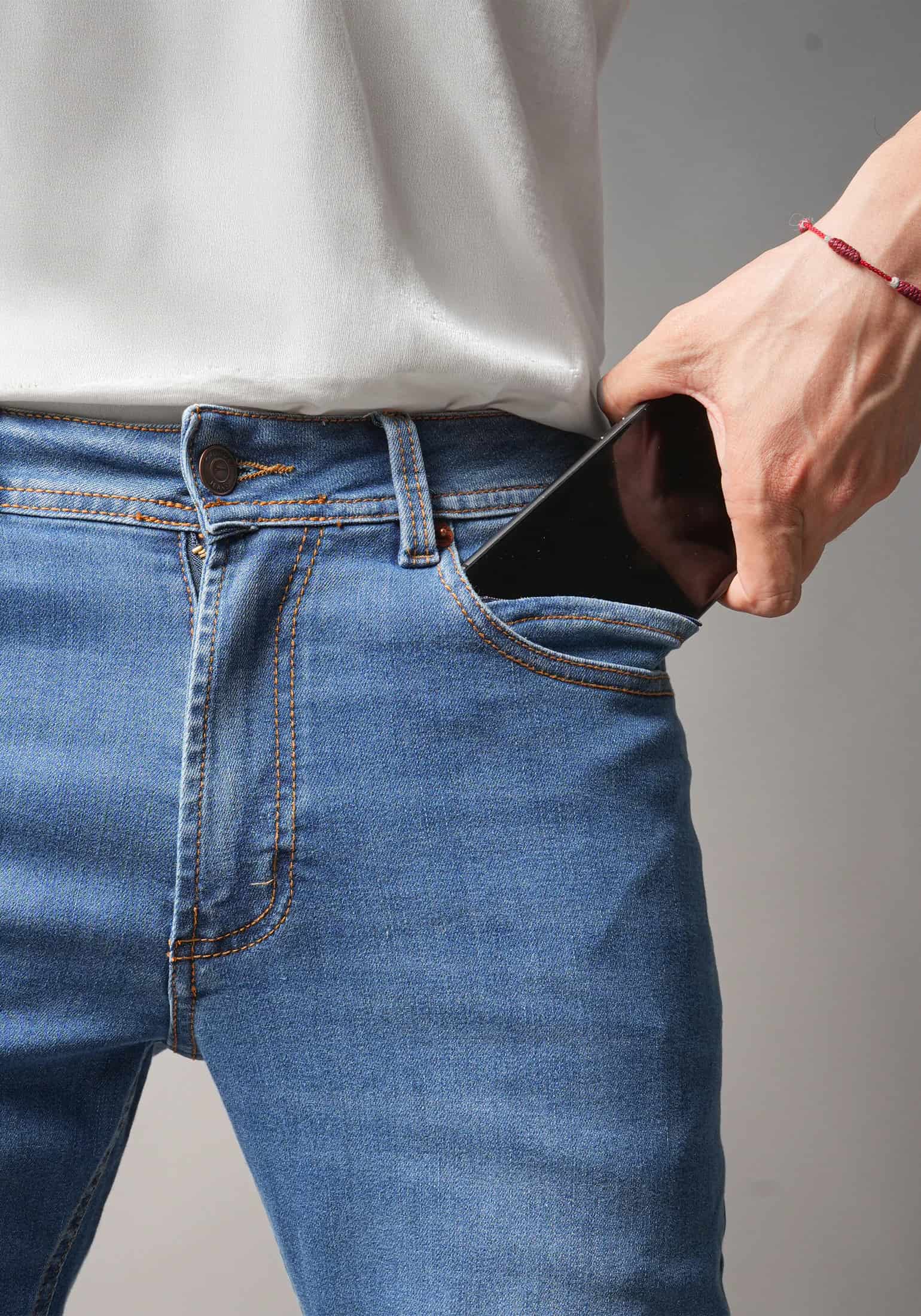 Jean para Hombre en Tono Azul Medio Thunder - miniatura 3