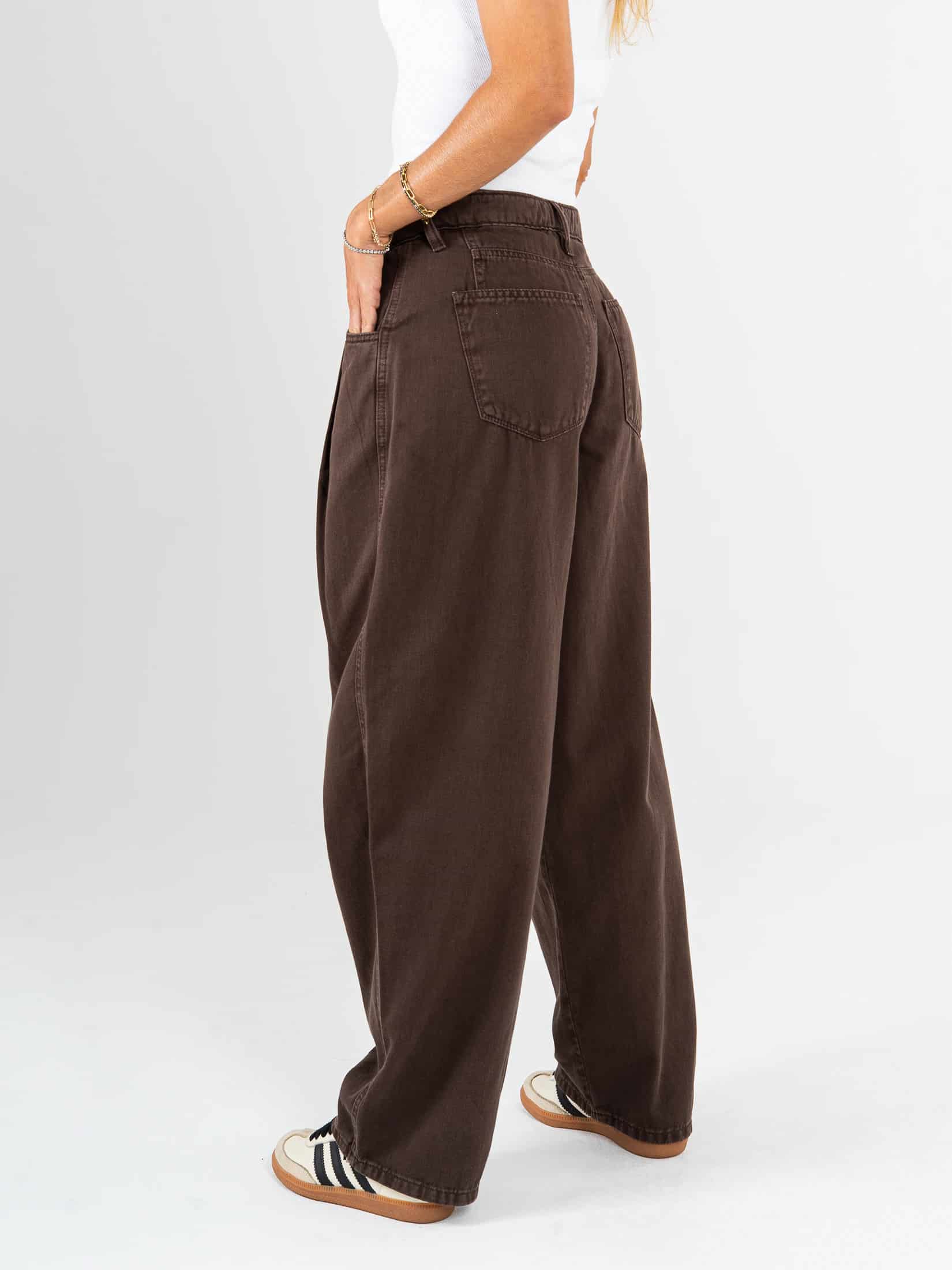 Ref: 069653 Pantalón wide leg, rígido, tiro medio, diseño cinco bolsillos, tono cafe. - miniatura 2