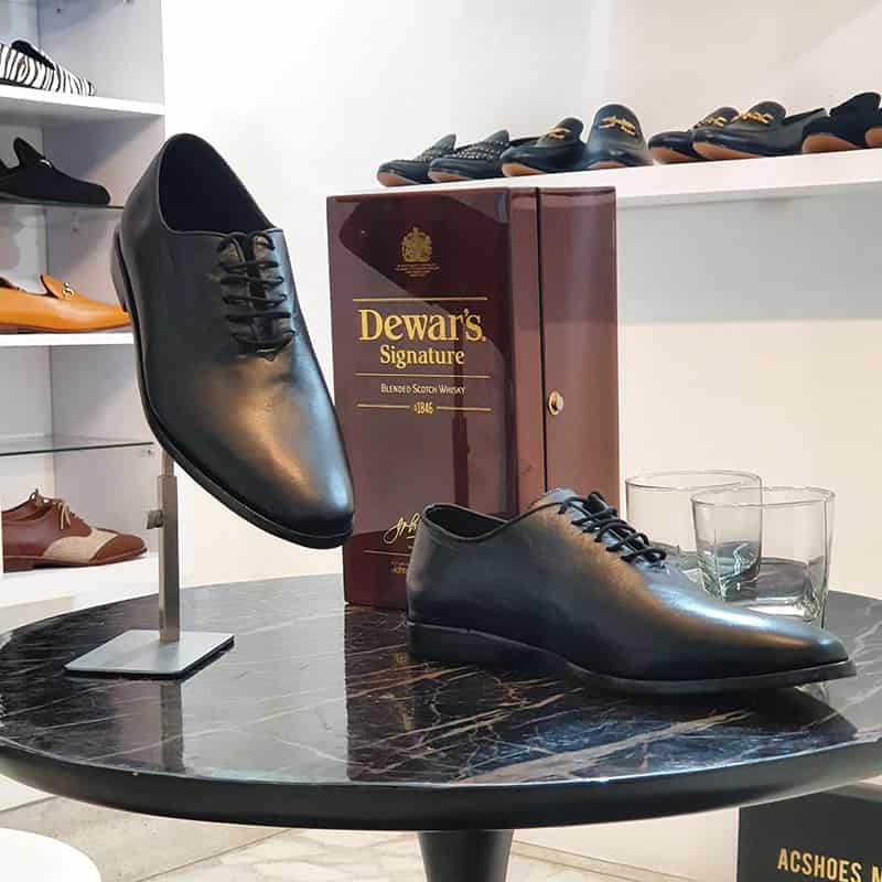 Wholecut Cuero Negro - miniatura 4