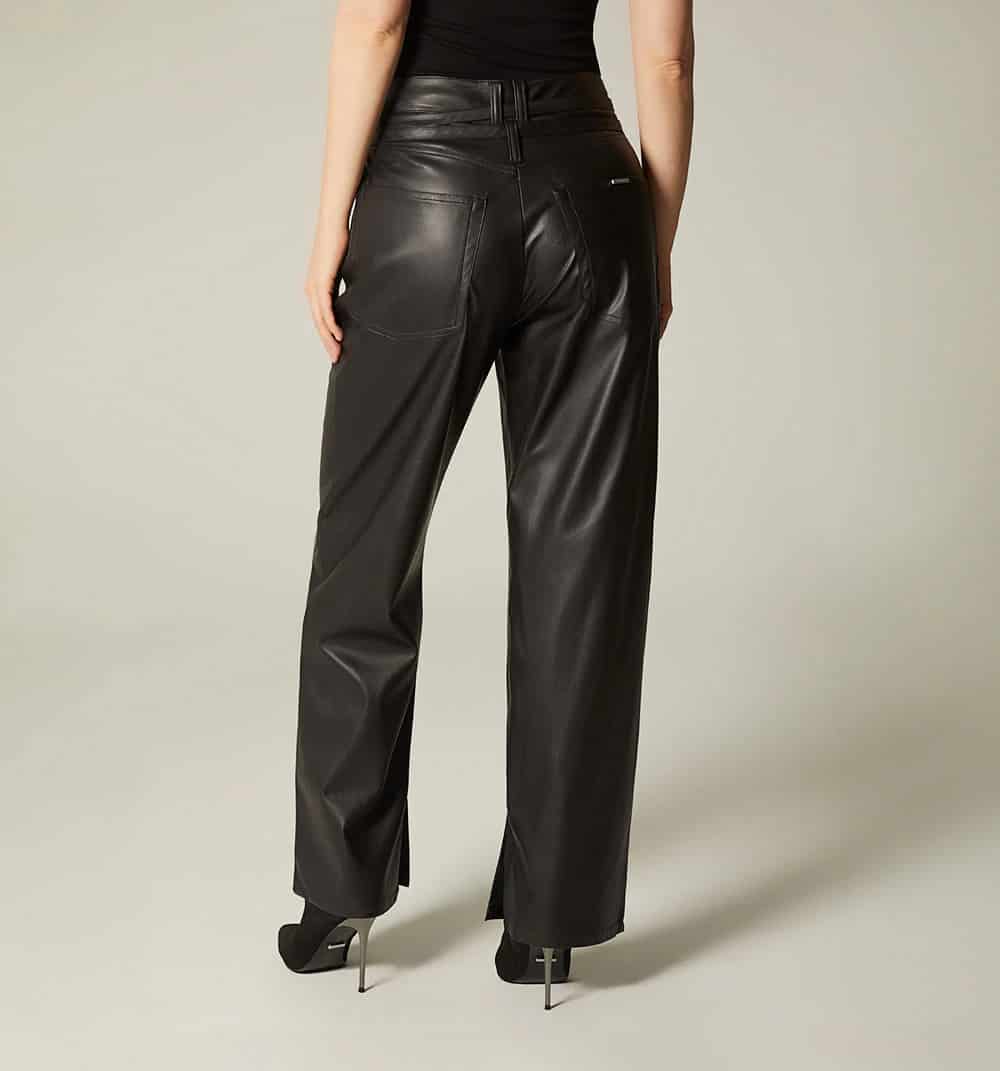 Pantalon loose fit correa en pu - miniatura 4