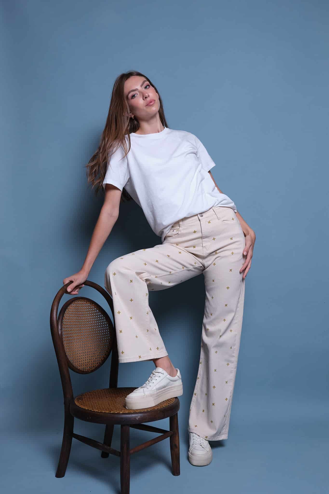 JEANS BEIGE BORDADO ASPA - miniatura 2