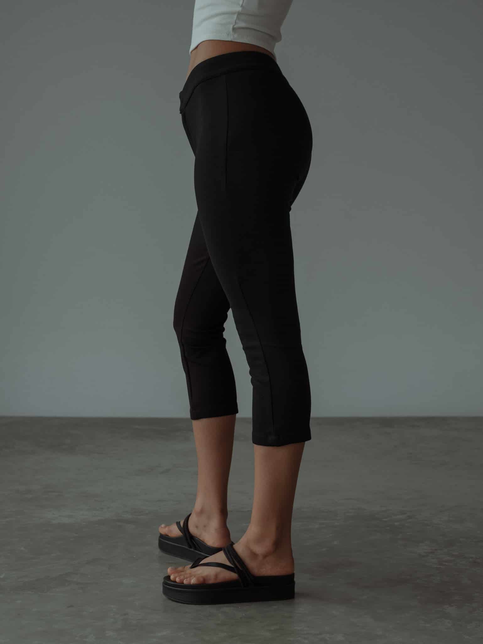 BASIC CAPRI PANT - BLACK - miniatura 8