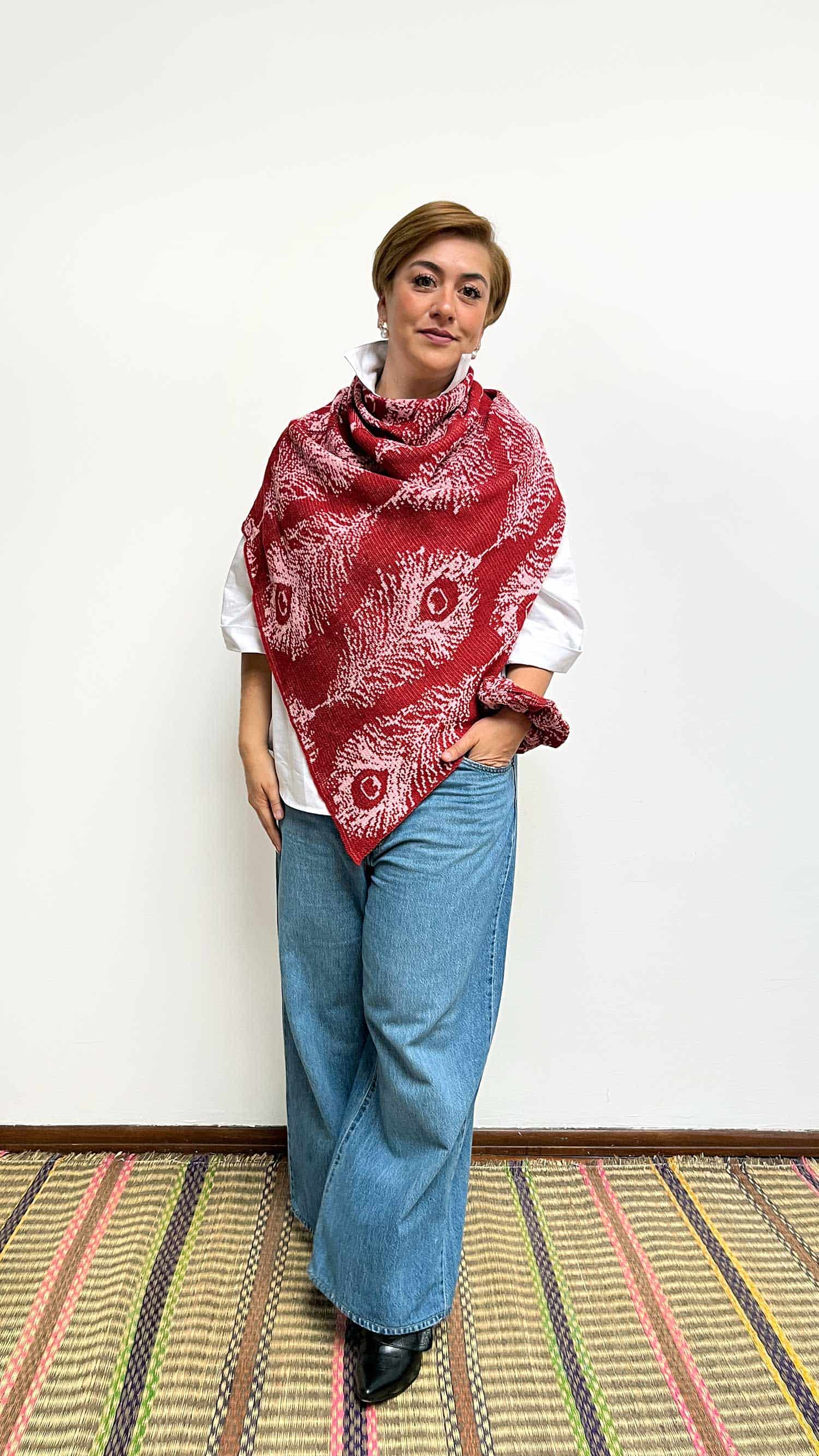Poncho Plumas - rojo y rosado - miniatura 1