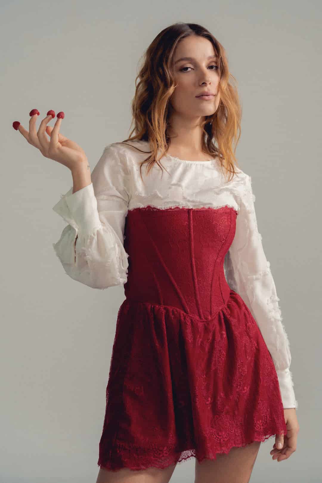VESTIDO PEDRINA ROJO CHERRY - miniatura 1
