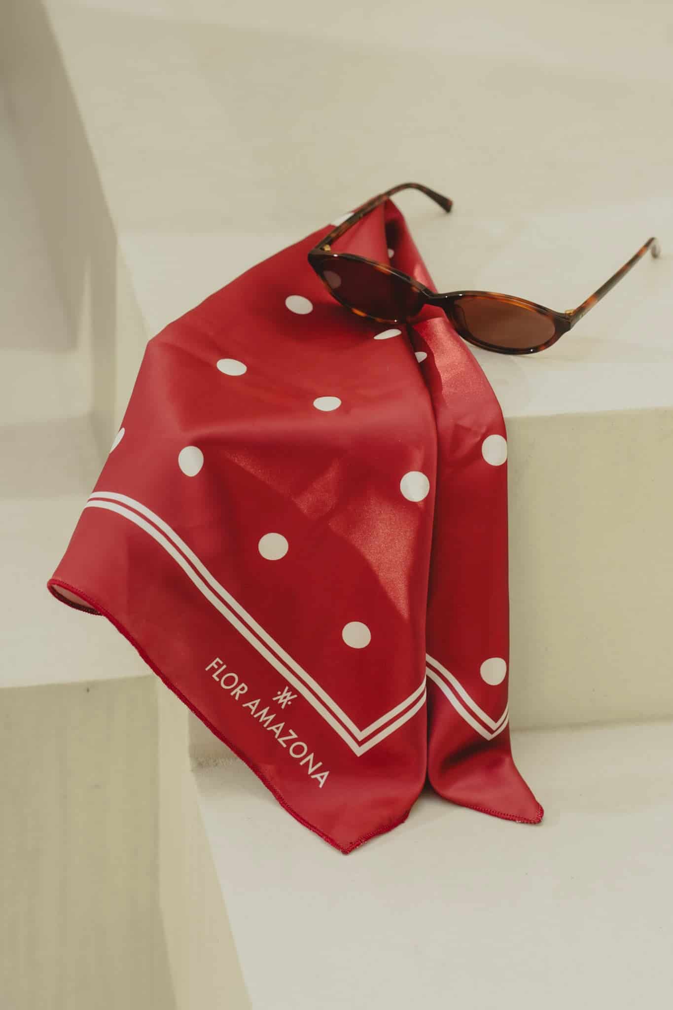 PAÑOLETA POLKA DOLTS CHERRY - miniatura 2
