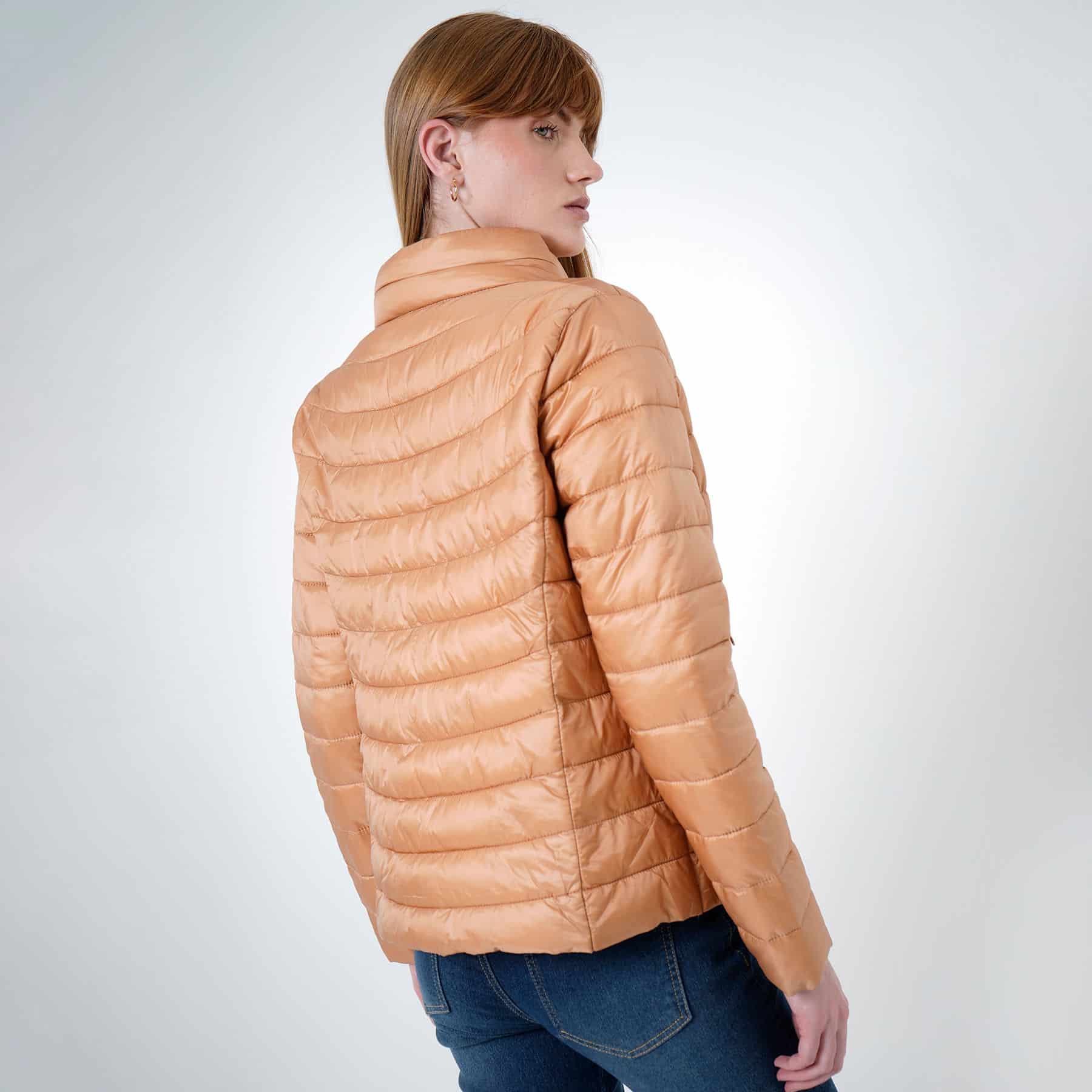 Chaqueta acolchada cuello alto con capucha interna - miniatura 31