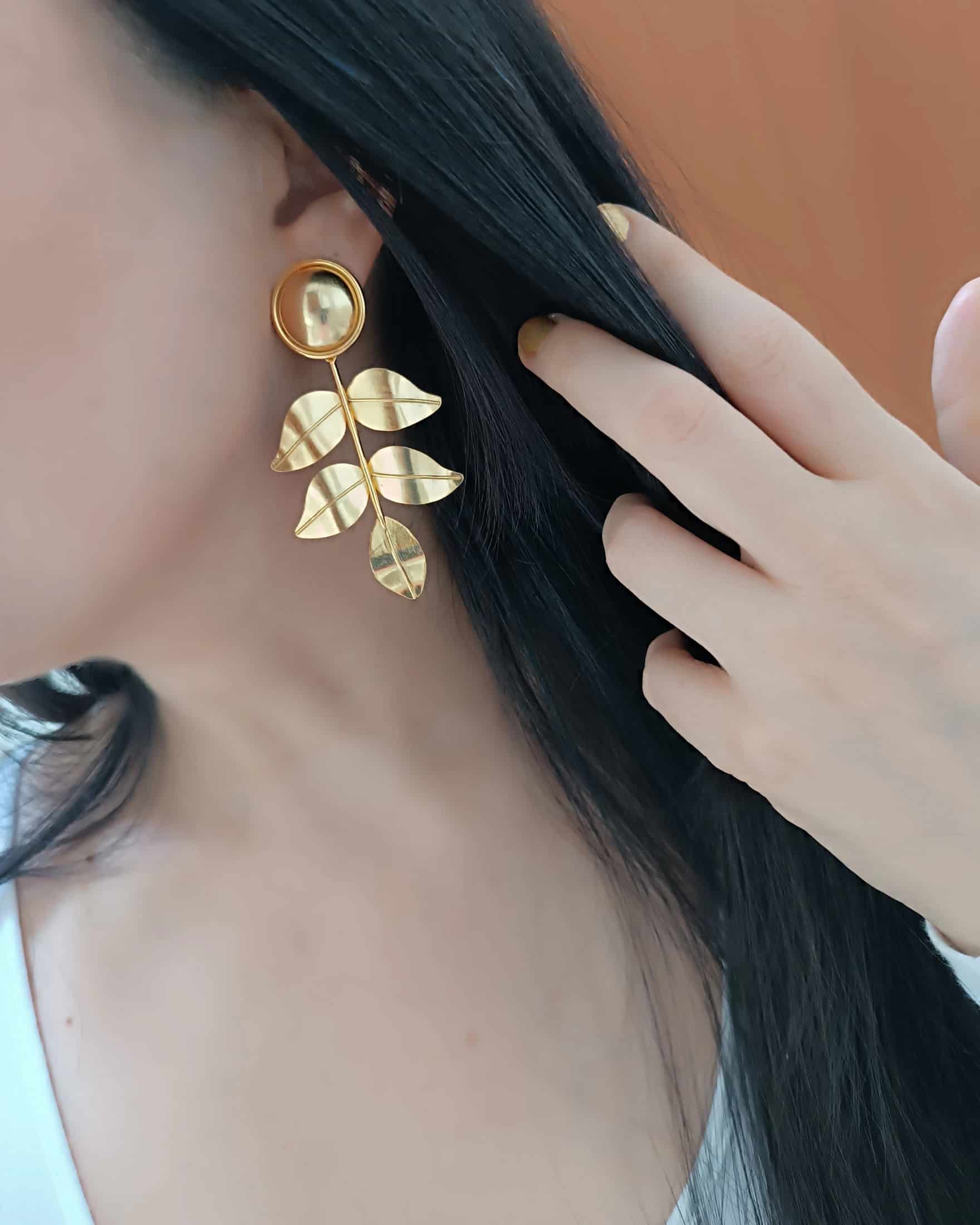 Aretes largos rama hojas Dina - miniatura 4