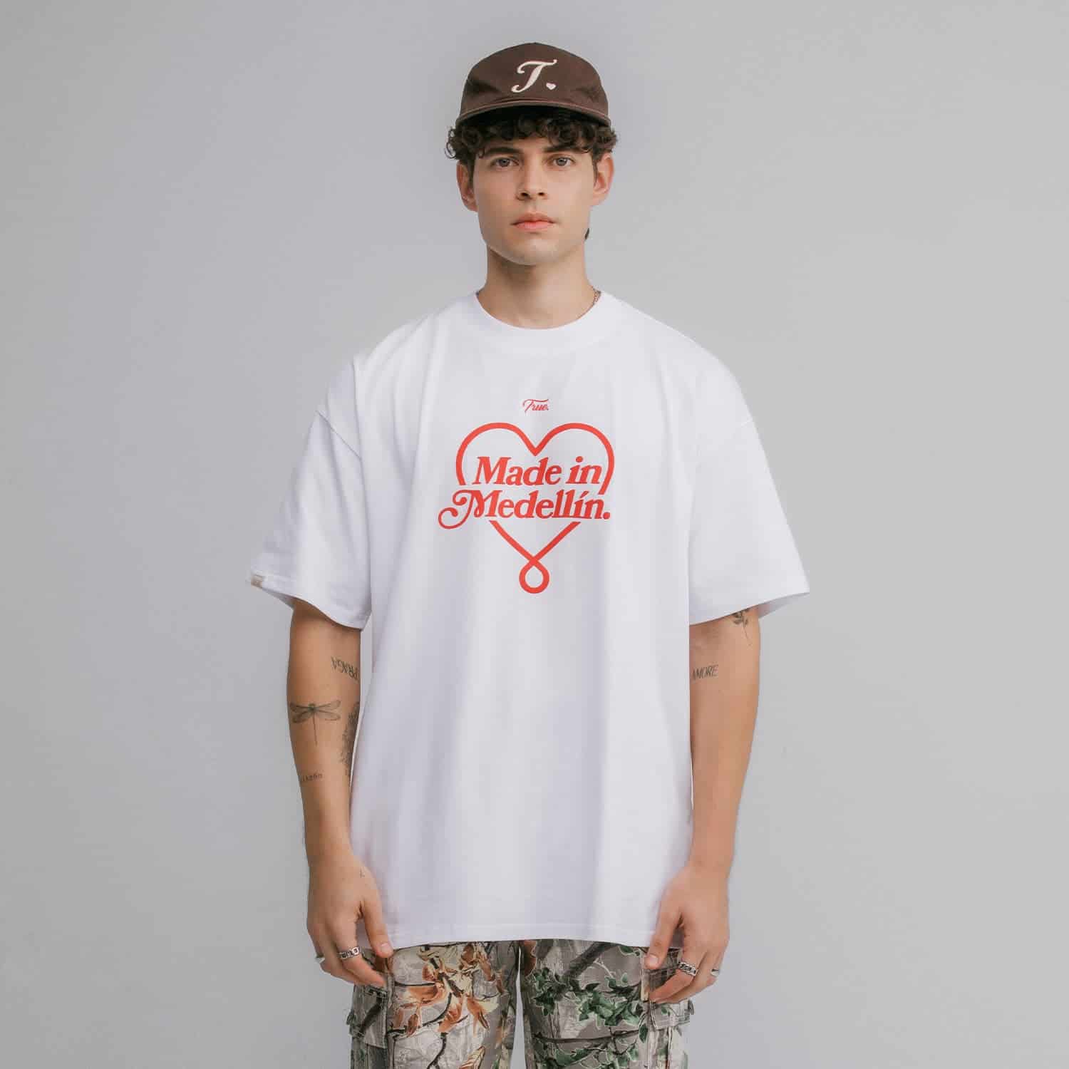 Camiseta Oversized Medellín - Blanca - miniatura 2